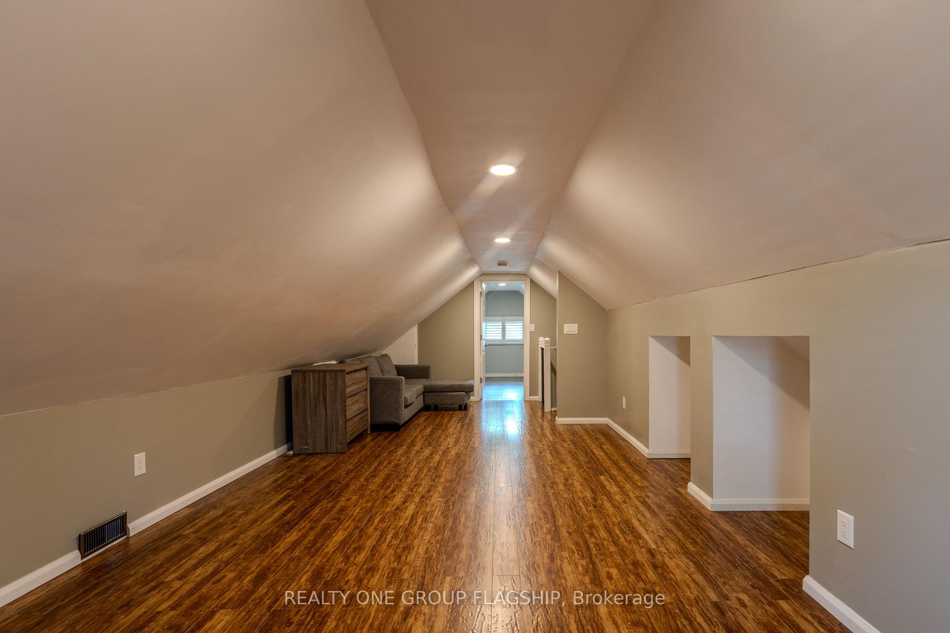 Photo 20 of 4774 Third Avenue, Niagara Falls, Cherrywood — HOMEH