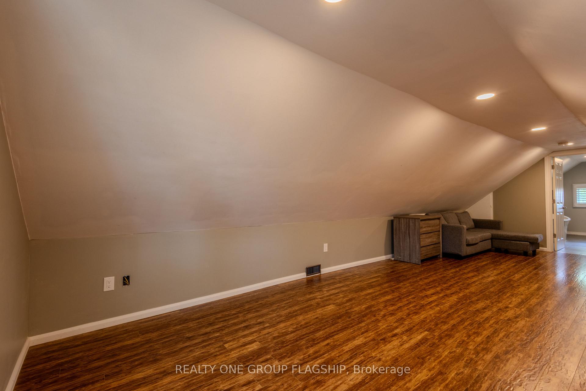 Photo 21 of 4774 Third Avenue, Niagara Falls, Cherrywood — HOMEH