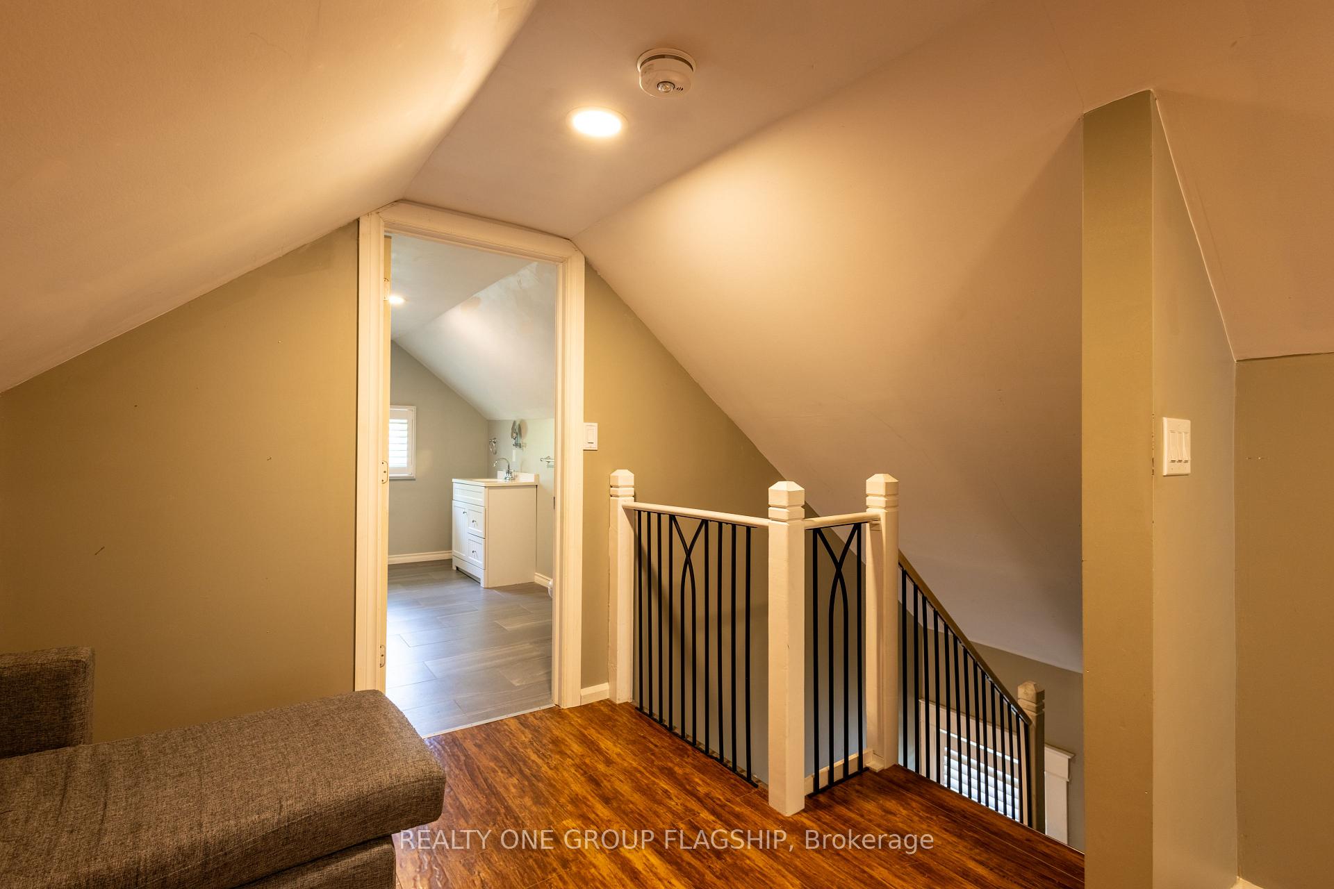 Photo 23 of 4774 Third Avenue, Niagara Falls, Cherrywood — HOMEH