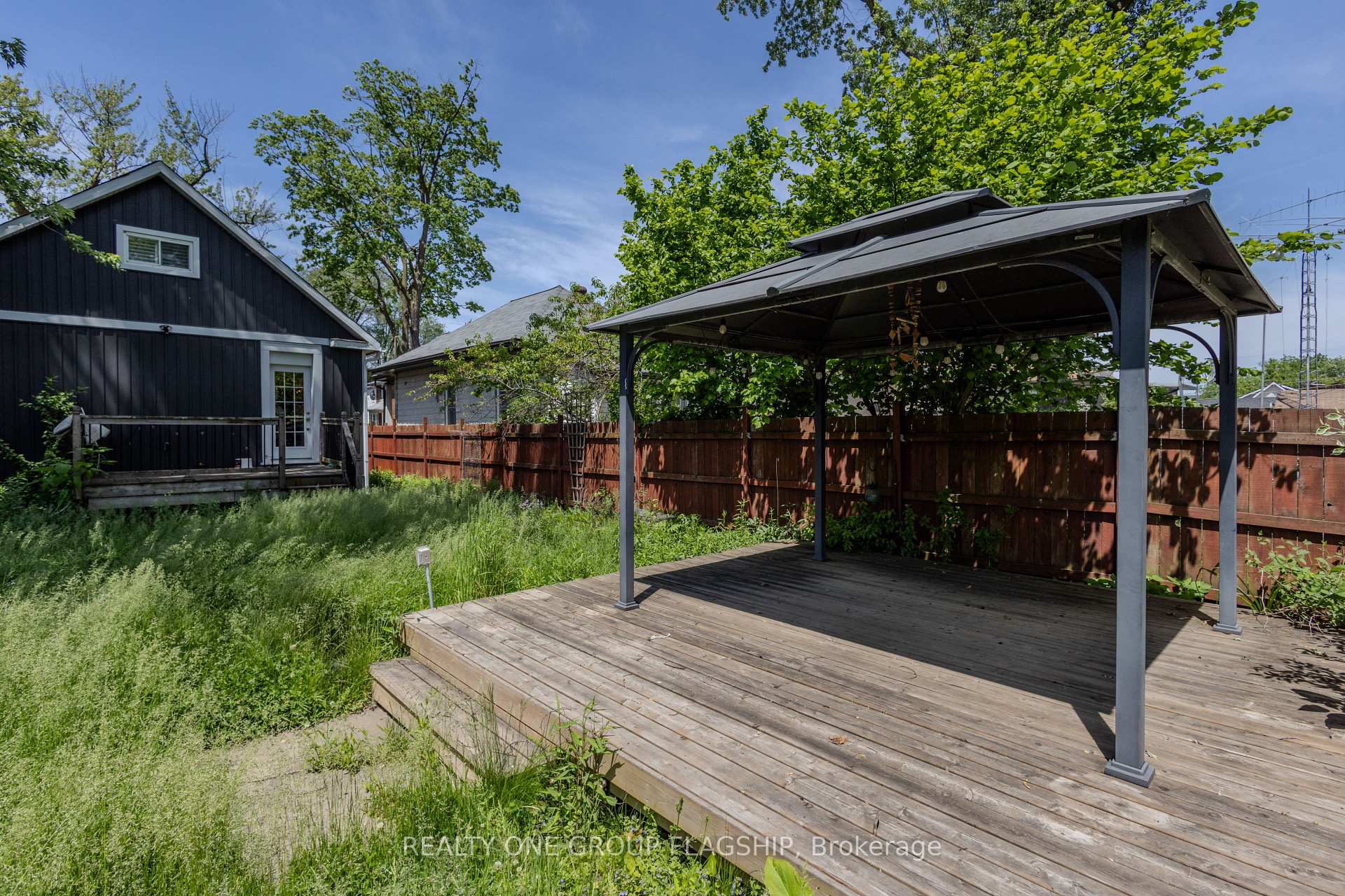 Photo 27 of 4774 Third Avenue, Niagara Falls, Cherrywood — HOMEH