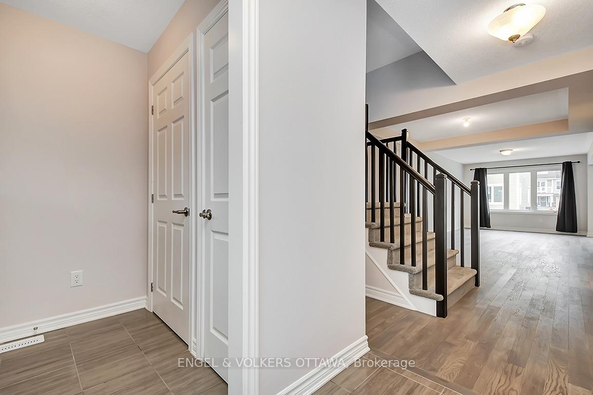 Photo 3 of 135 Lanceleaf Way, Ottawa, Kanata - Emerald Meadows/Trailwest — HOMEH