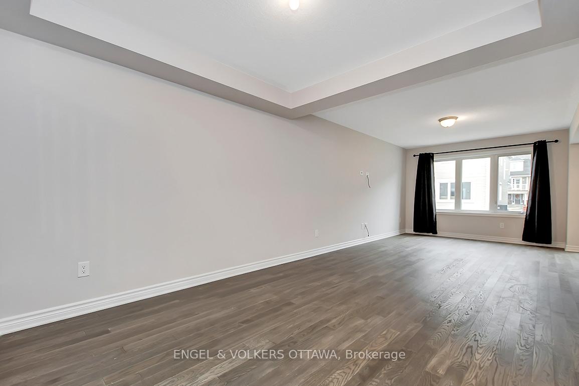 Photo 6 of 135 Lanceleaf Way, Ottawa, Kanata - Emerald Meadows/Trailwest — HOMEH