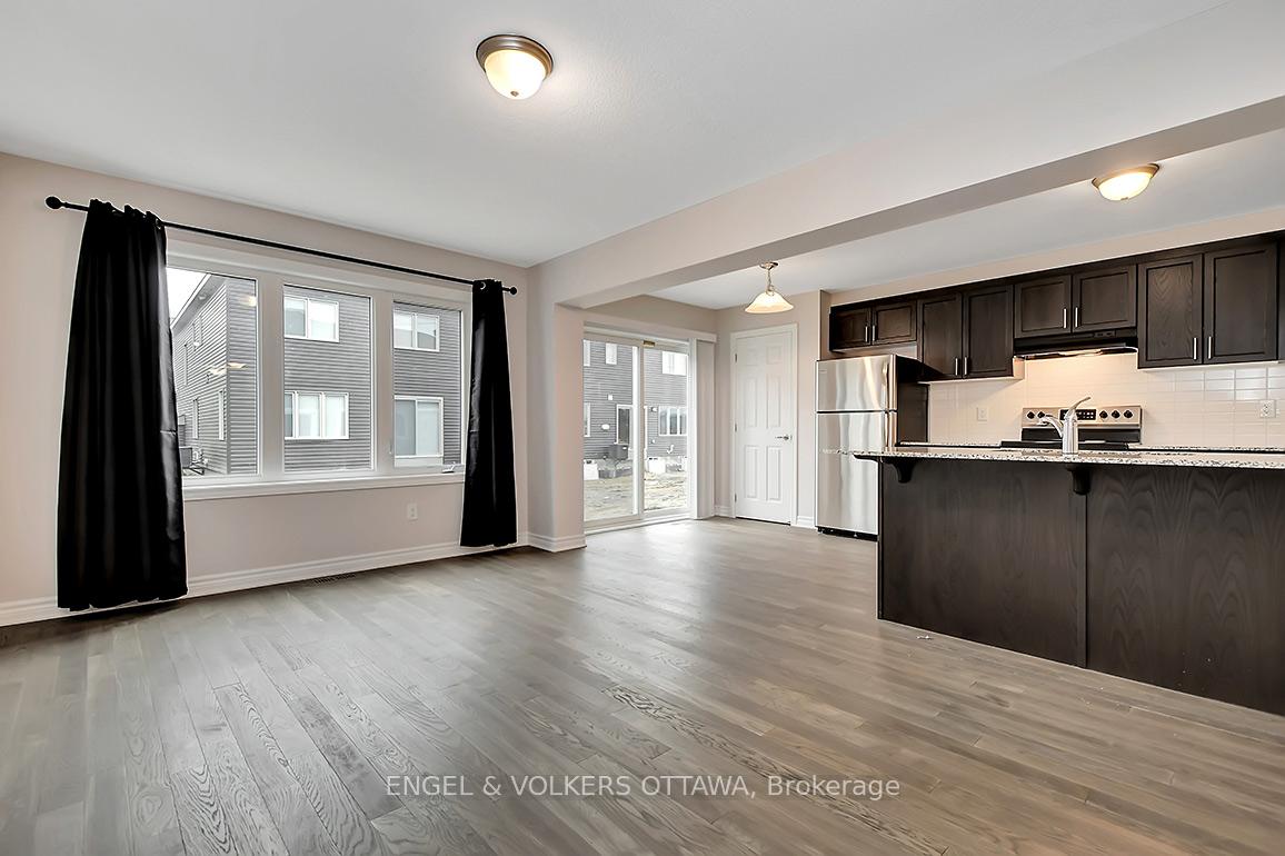 Photo 7 of 135 Lanceleaf Way, Ottawa, Kanata - Emerald Meadows/Trailwest — HOMEH