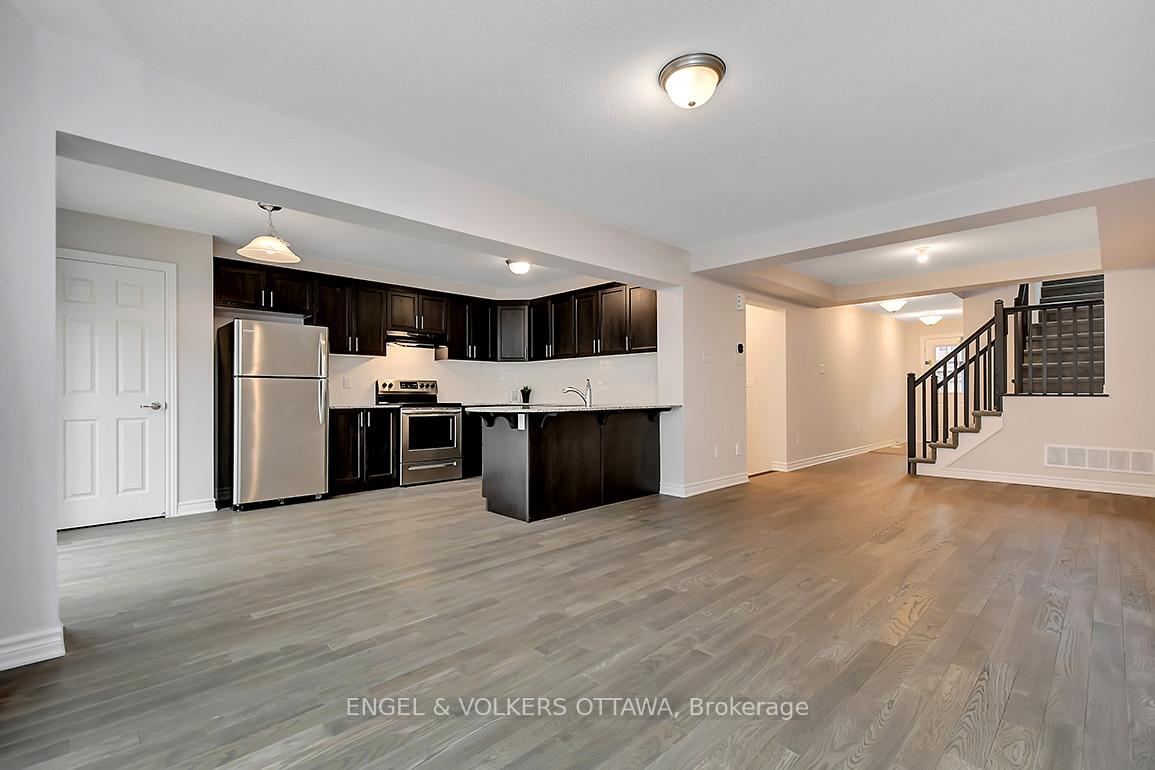 Photo 9 of 135 Lanceleaf Way, Ottawa, Kanata - Emerald Meadows/Trailwest — HOMEH