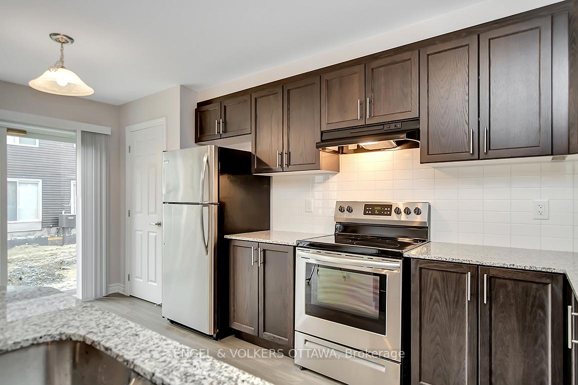 Photo 12 of 135 Lanceleaf Way, Ottawa, Kanata - Emerald Meadows/Trailwest — HOMEH