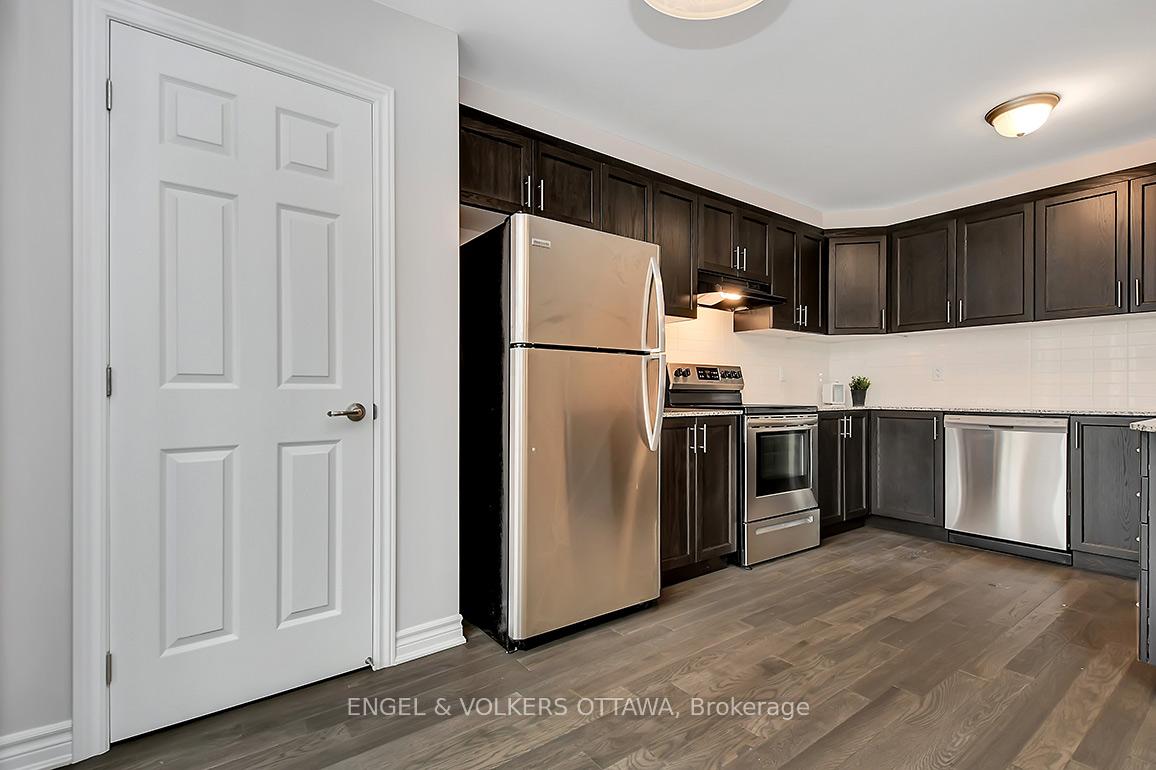 Photo 13 of 135 Lanceleaf Way, Ottawa, Kanata - Emerald Meadows/Trailwest — HOMEH