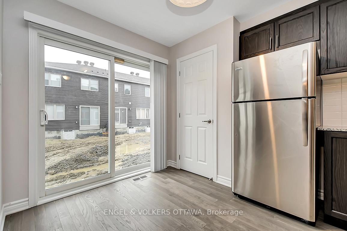 Photo 14 of 135 Lanceleaf Way, Ottawa, Kanata - Emerald Meadows/Trailwest — HOMEH