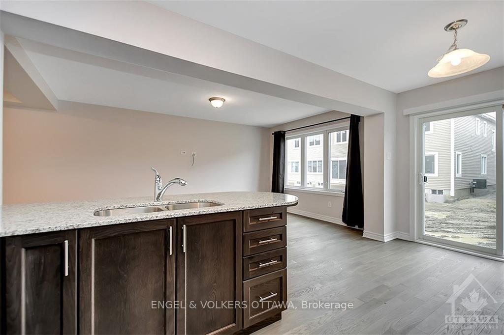 Photo 16 of 135 Lanceleaf Way, Ottawa, Kanata - Emerald Meadows/Trailwest — HOMEH