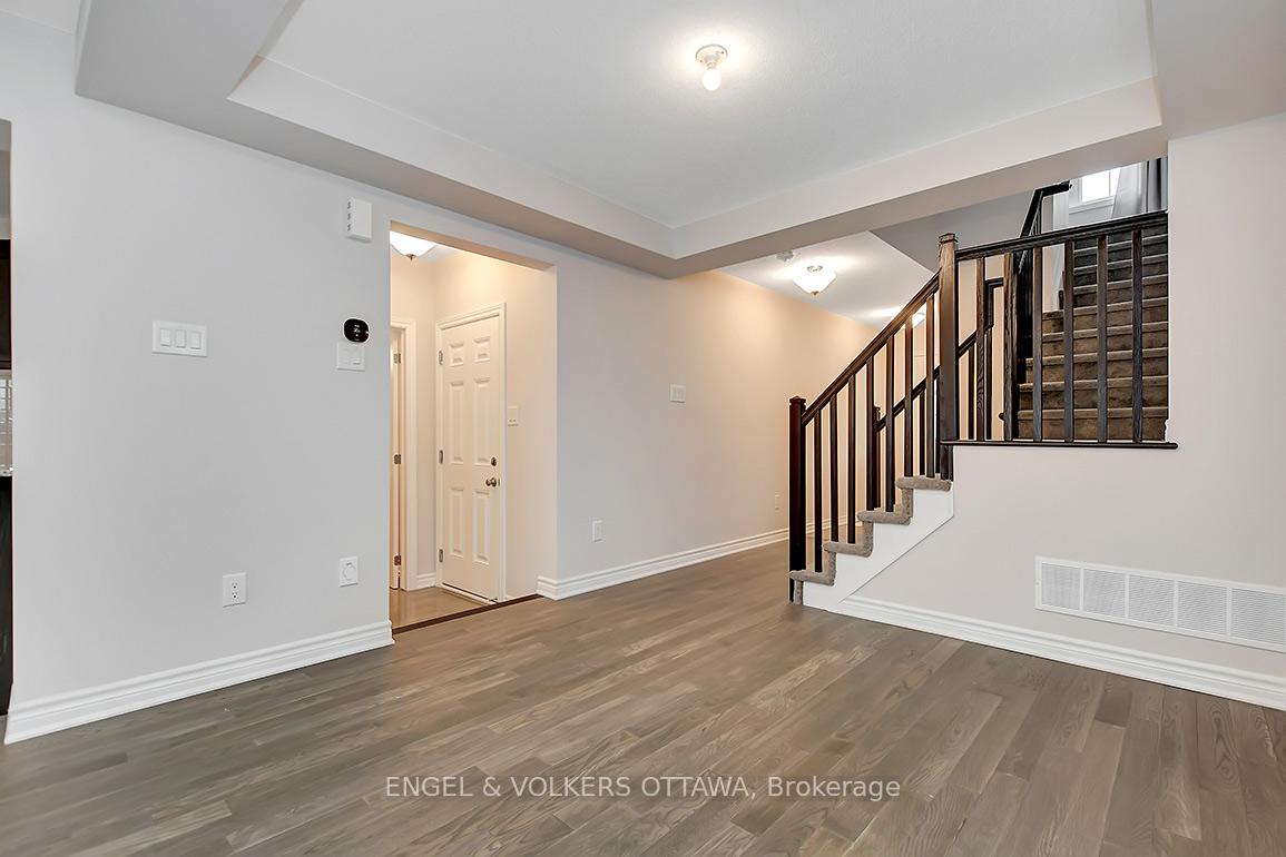 Photo 18 of 135 Lanceleaf Way, Ottawa, Kanata - Emerald Meadows/Trailwest — HOMEH