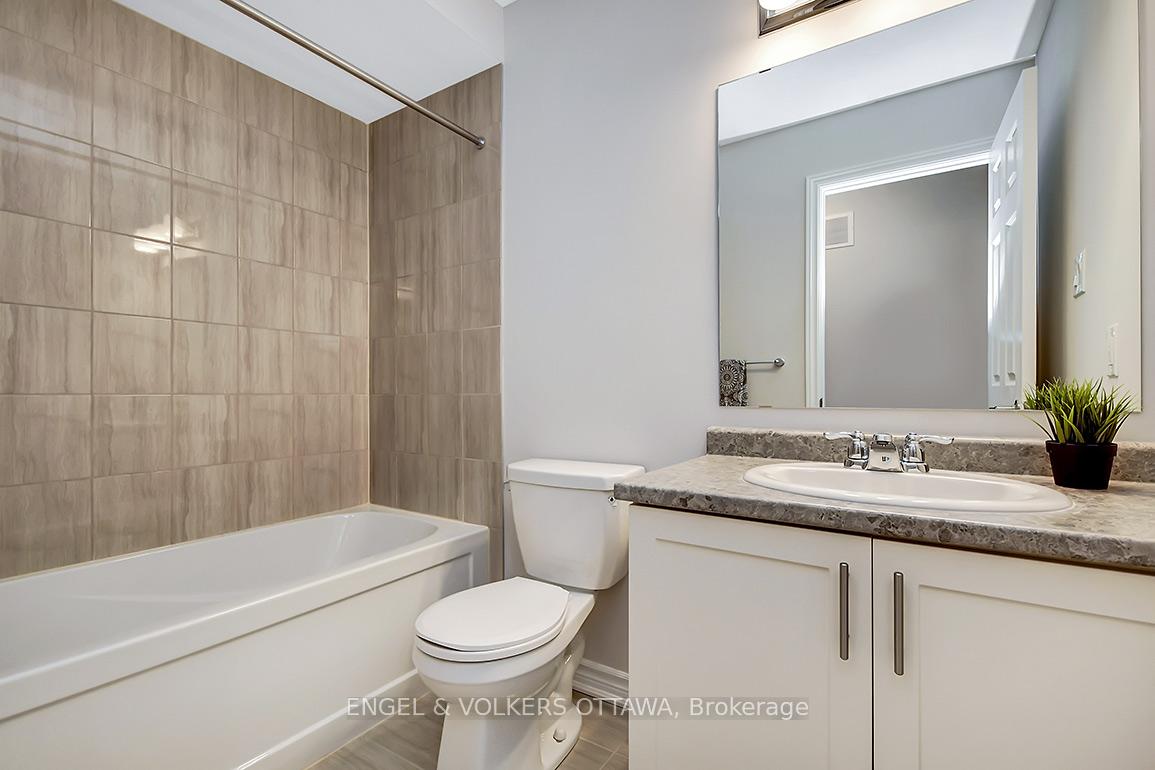 Photo 28 of 135 Lanceleaf Way, Ottawa, Kanata - Emerald Meadows/Trailwest — HOMEH