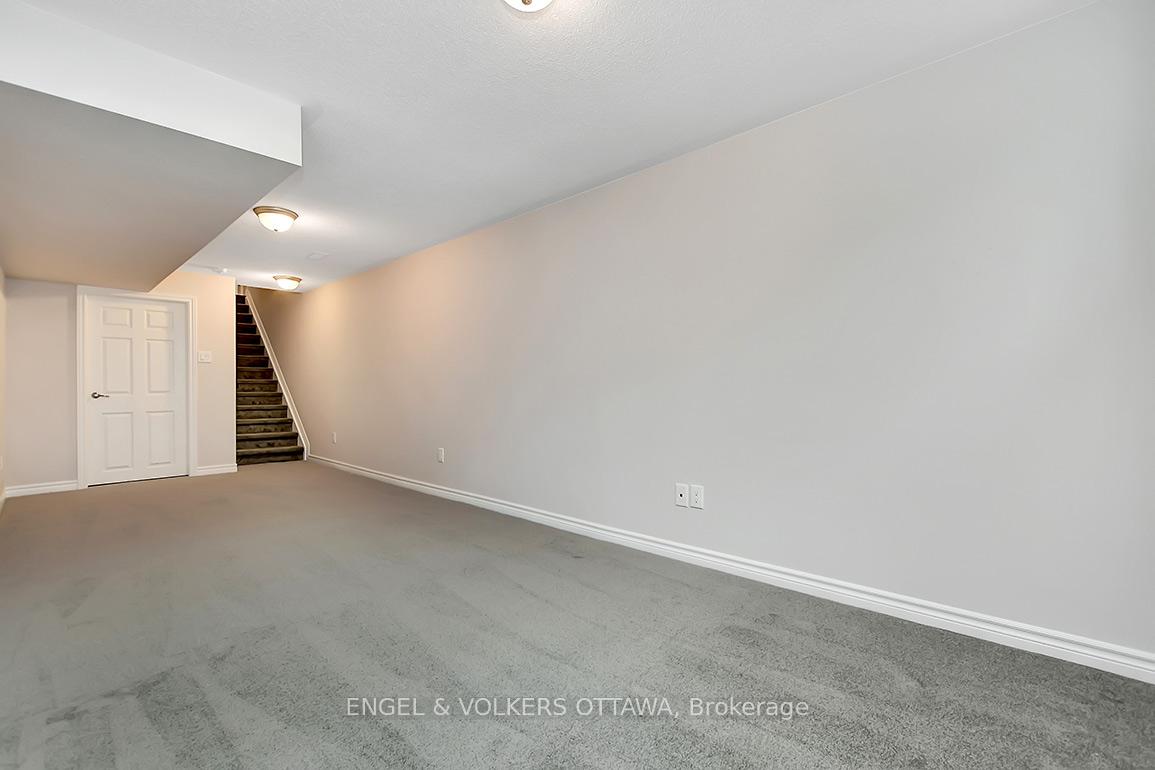 Photo 32 of 135 Lanceleaf Way, Ottawa, Kanata - Emerald Meadows/Trailwest — HOMEH