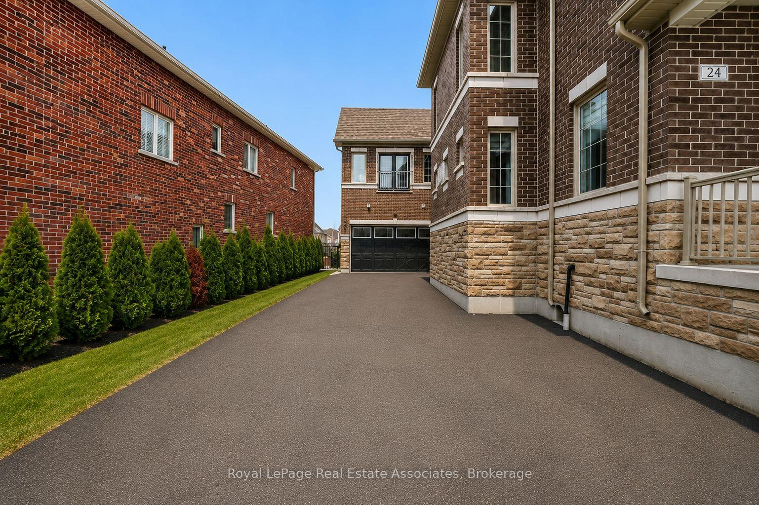 Photo 3 of 24 Burke Street, New Tecumseth, Alliston — HOMEH