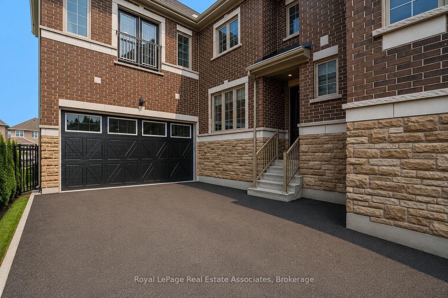 Photo 4 of 24 Burke Street, New Tecumseth, Alliston — HOMEH