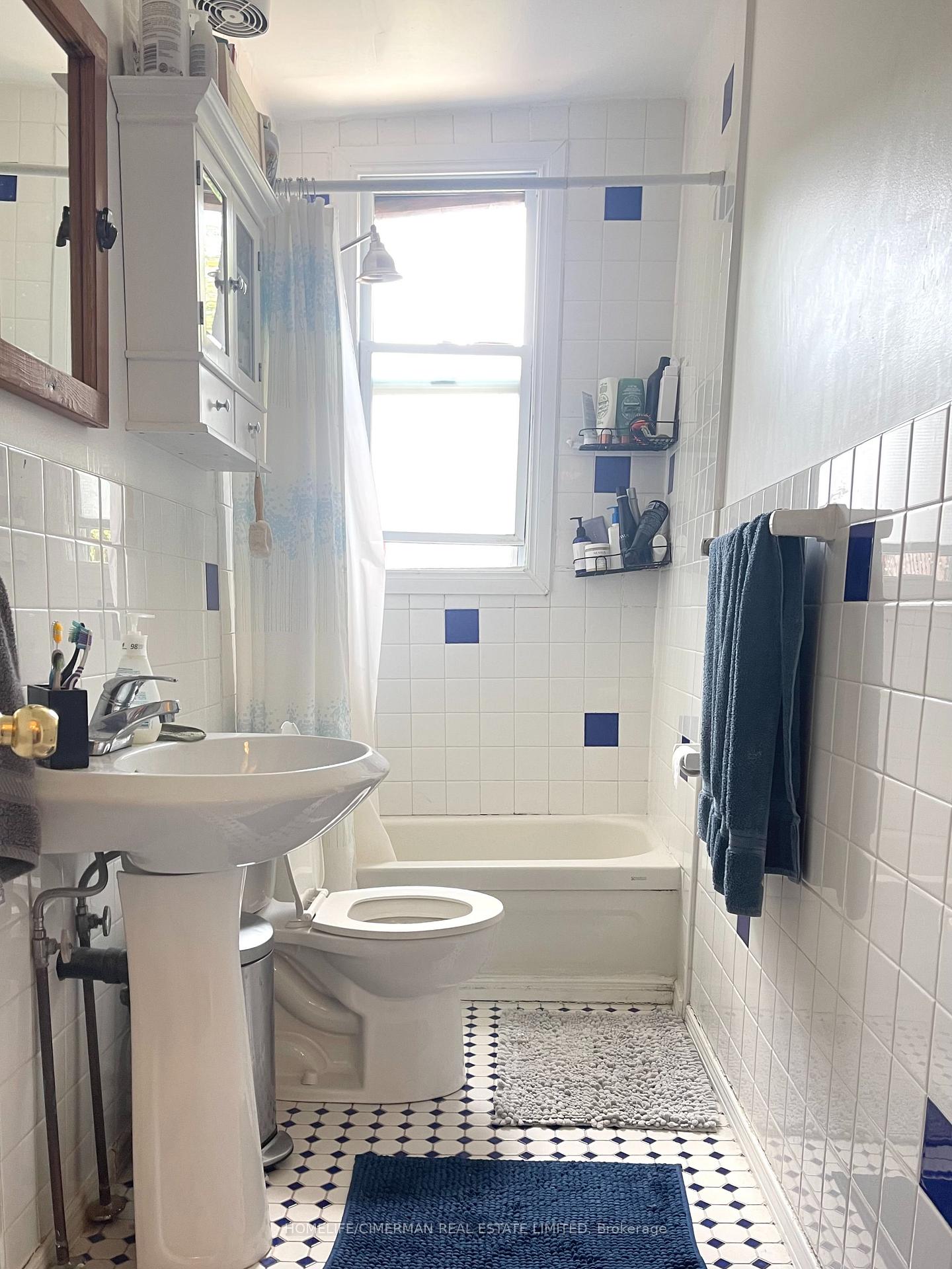 Photo 10 of Unit upper, 6 Givins Street, Toronto, Trinity-Bellwoods — HOMEH