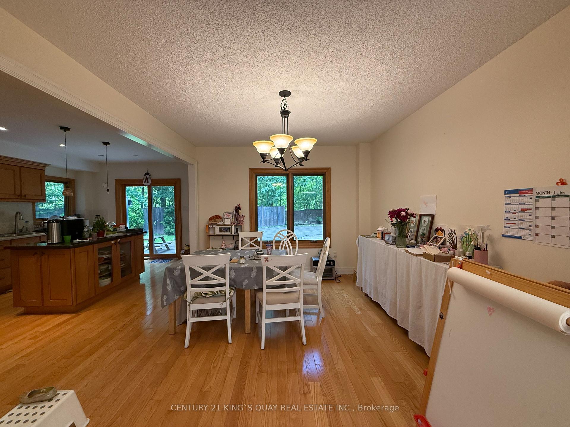 Photo 7 of 412 Freeman Crescent, Oakville, Falgarwood — HOMEH