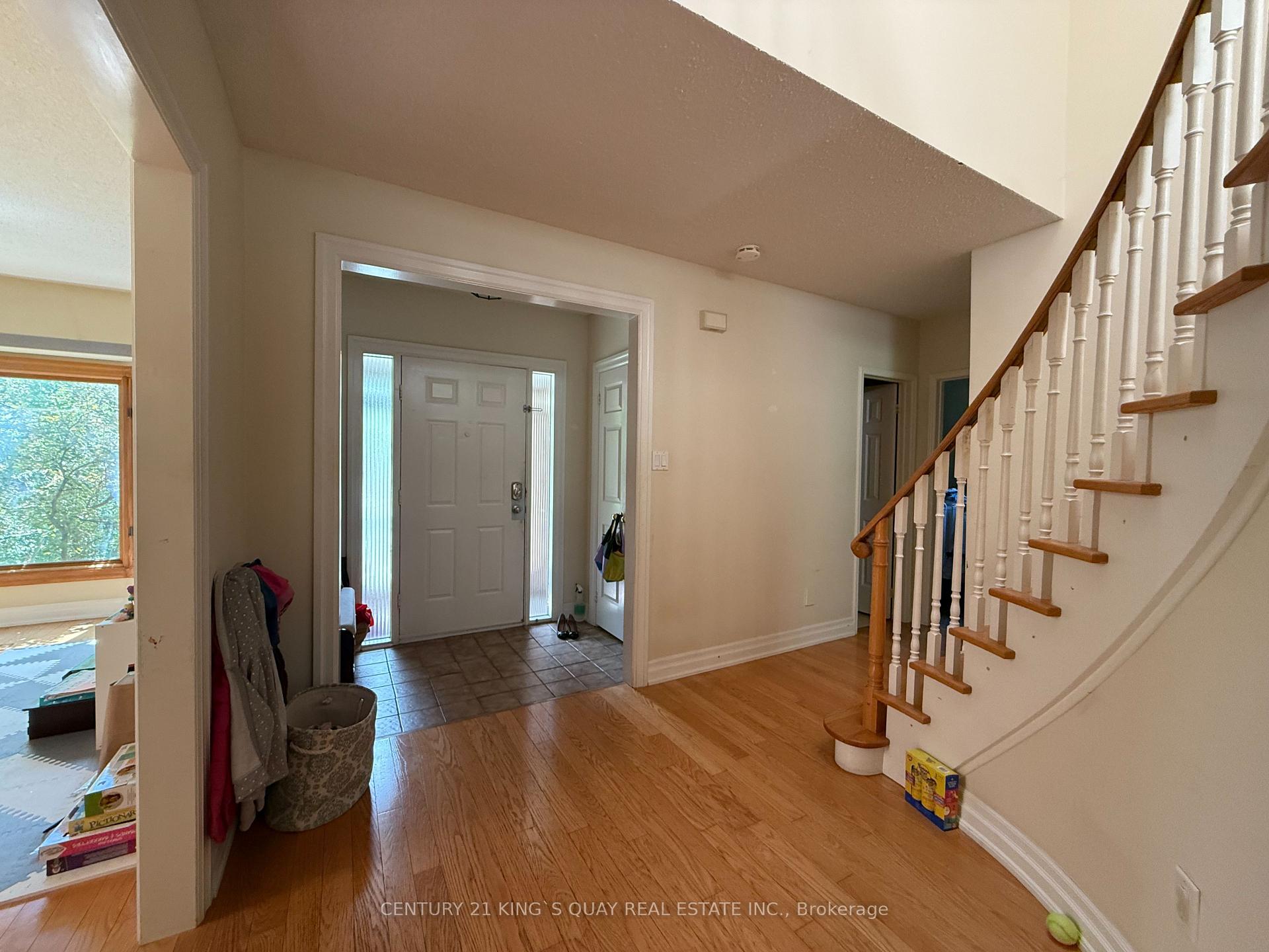 Photo 13 of 412 Freeman Crescent, Oakville, Falgarwood — HOMEH