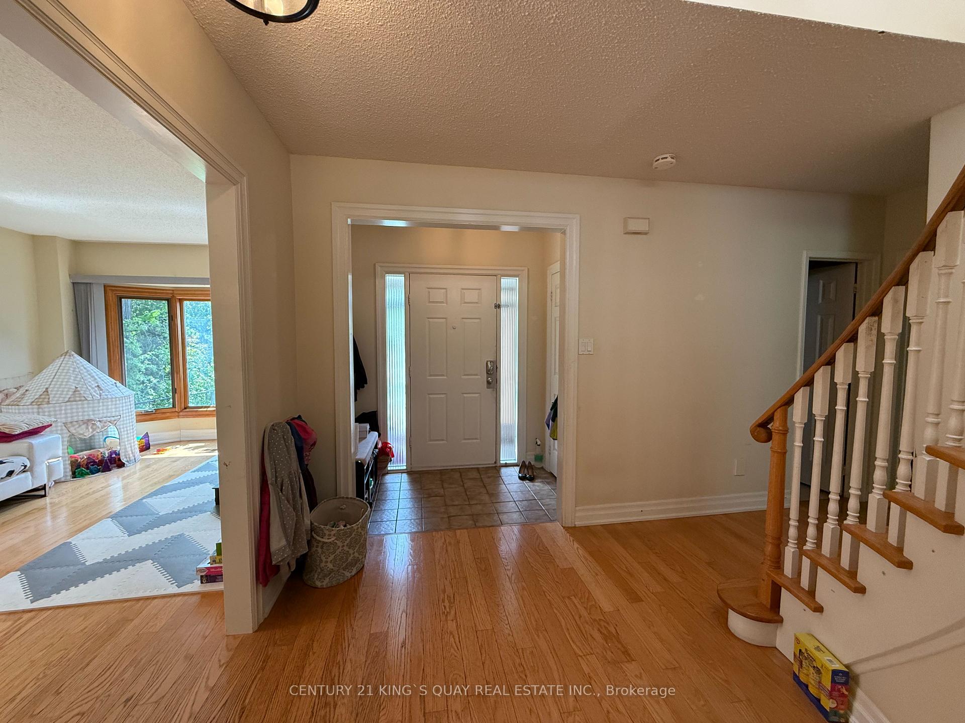 Photo 14 of 412 Freeman Crescent, Oakville, Falgarwood — HOMEH