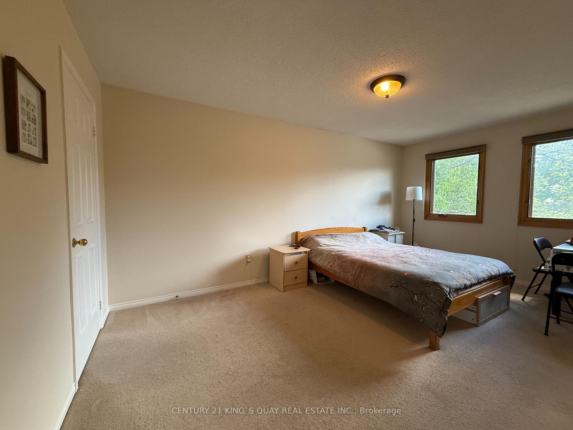 Photo 16 of 412 Freeman Crescent, Oakville, Falgarwood — HOMEH