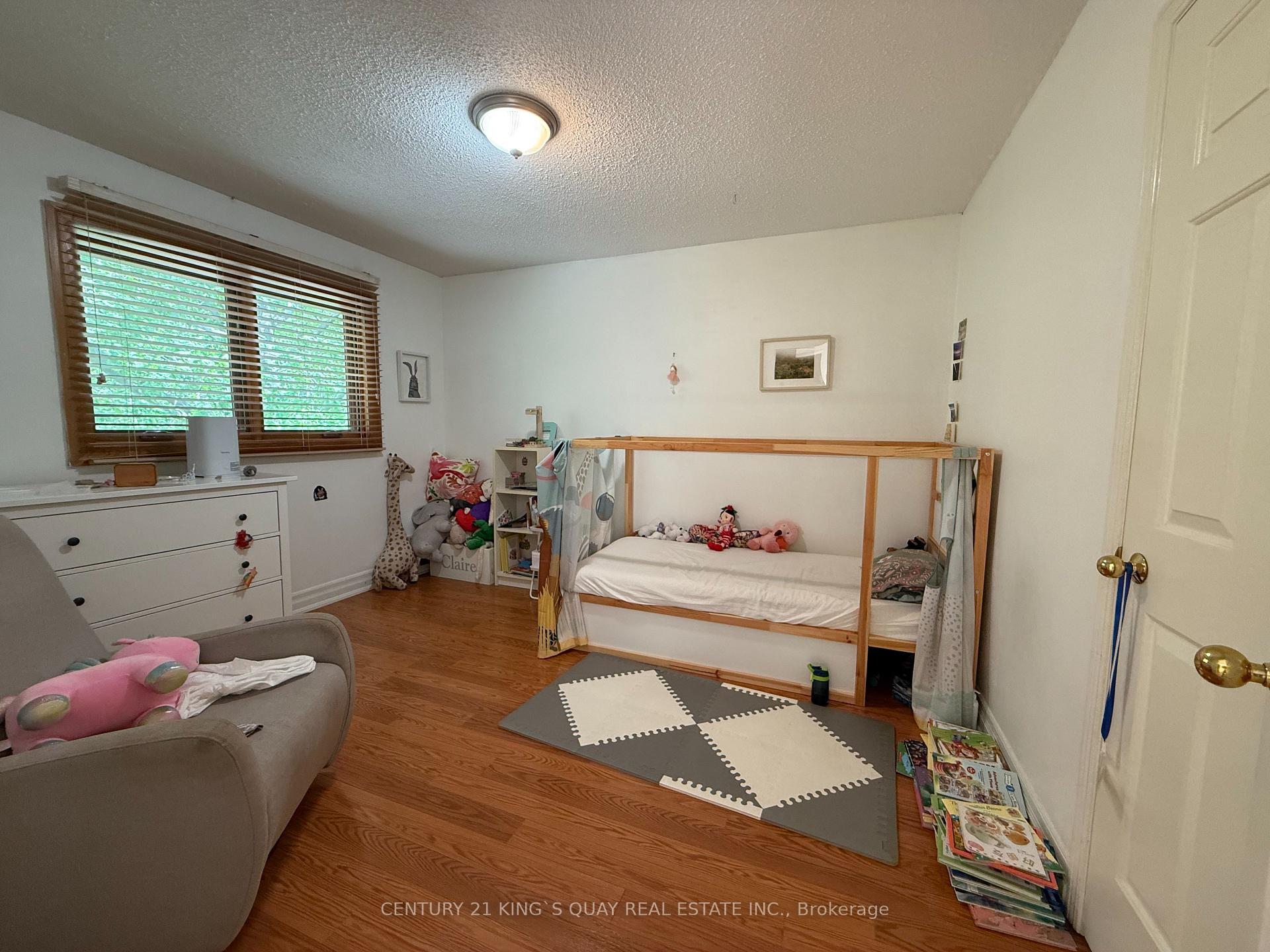 Photo 20 of 412 Freeman Crescent, Oakville, Falgarwood — HOMEH