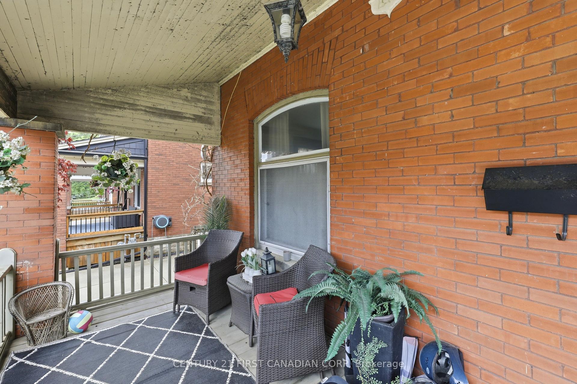 Photo 2 of 95 Myrtle Street N, St. Thomas — HOMEH