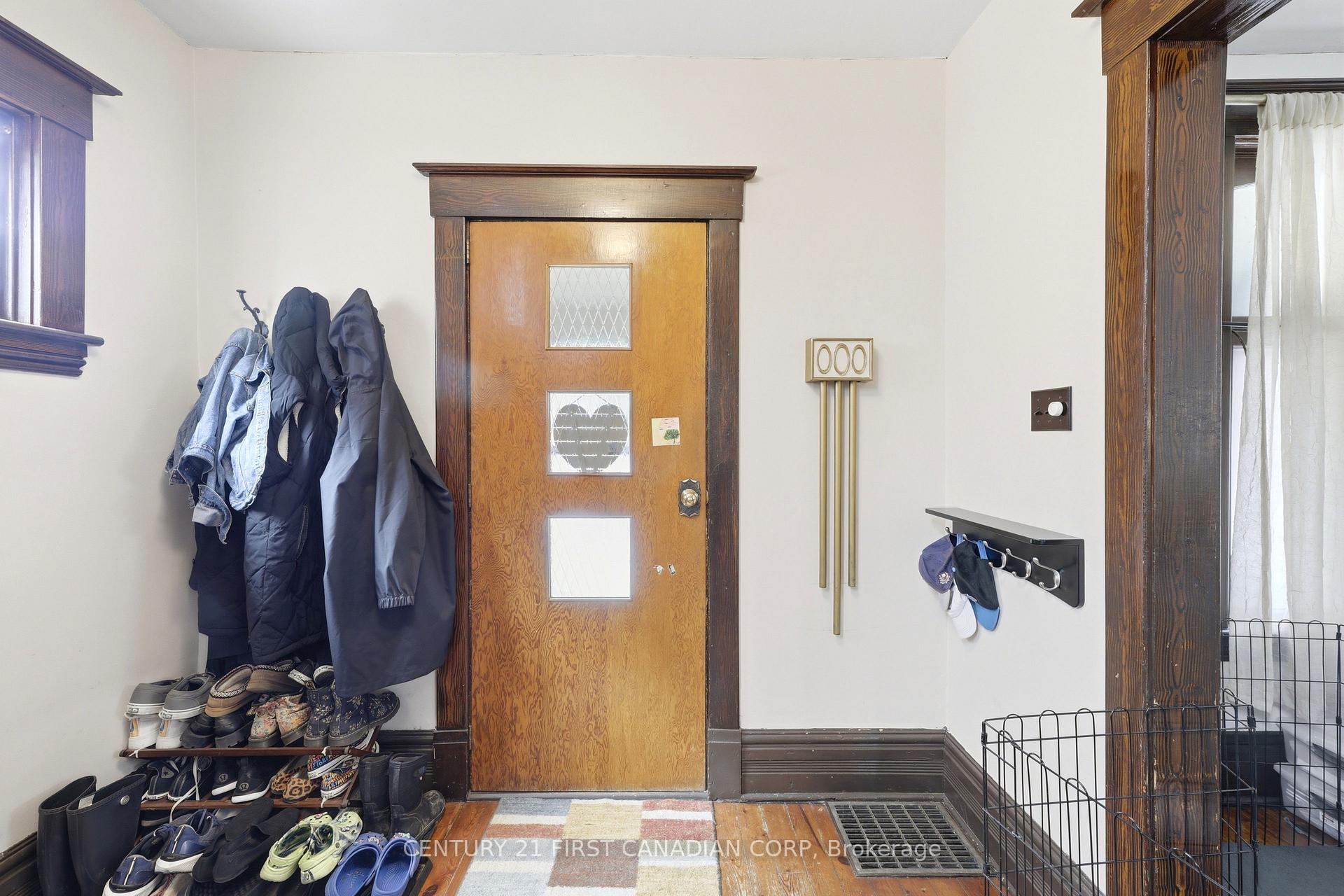 Photo 3 of 95 Myrtle Street N, St. Thomas — HOMEH