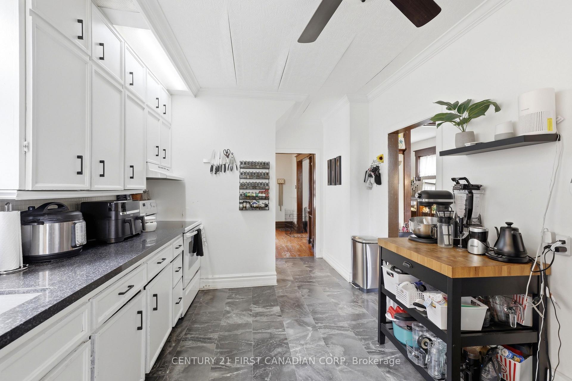 Photo 13 of 95 Myrtle Street N, St. Thomas — HOMEH