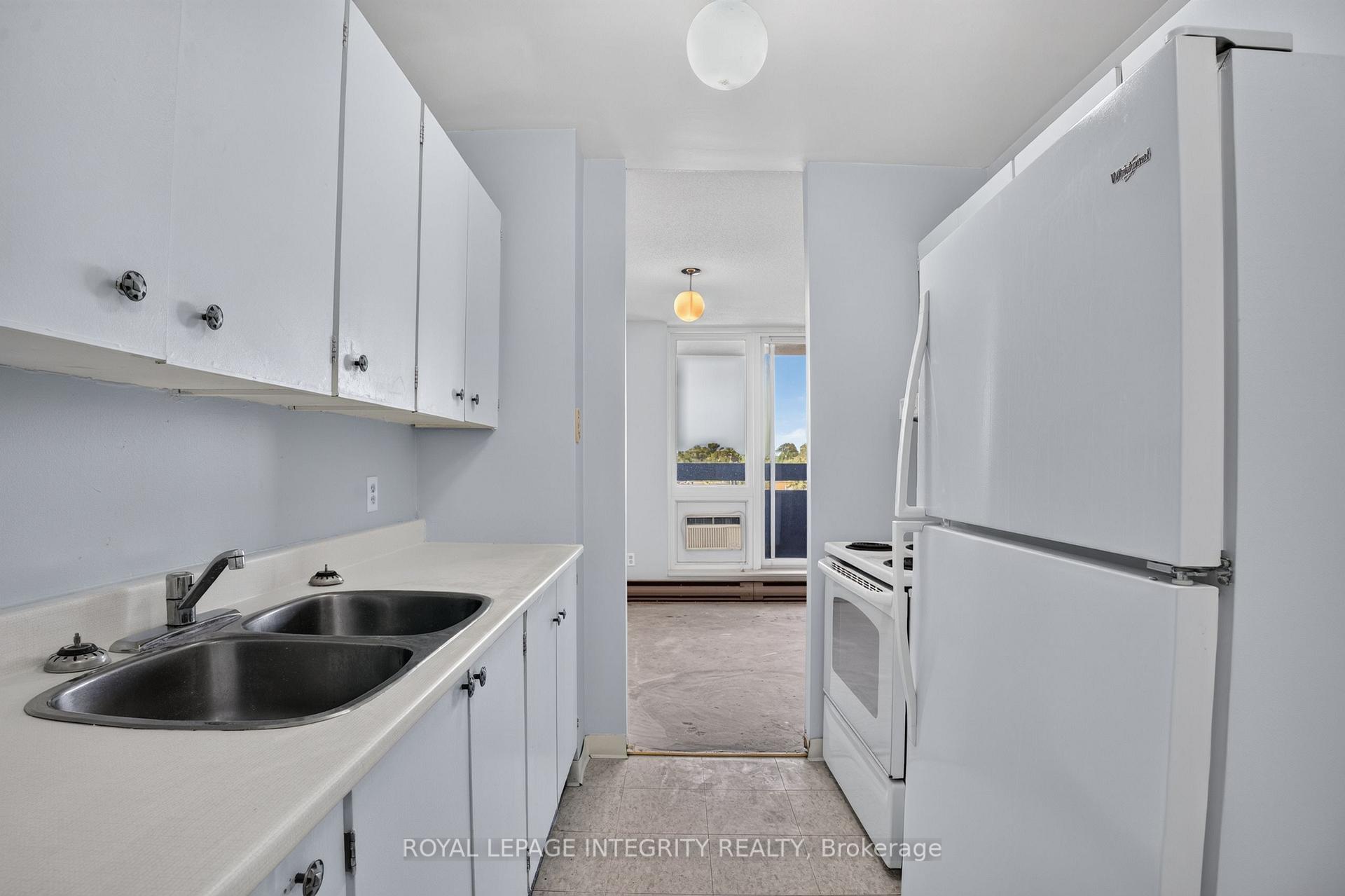 Photo 12 of Unit 606, 2000 Jasmine Crescent, Ottawa, Beacon Hill South — HOMEH