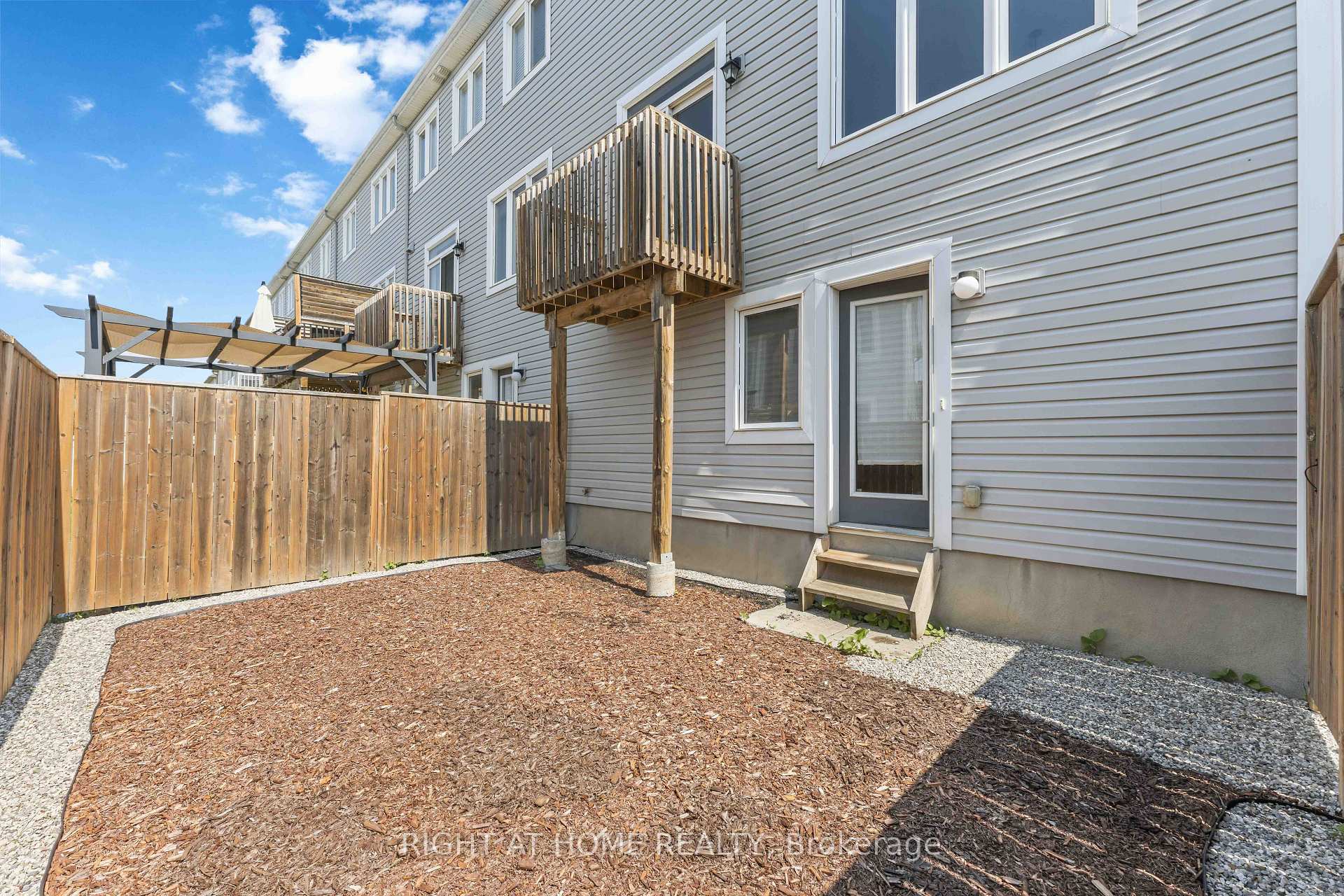Photo 2 of 432 Meadowbreeze Drive, Ottawa, Kanata - Emerald Meadows/Trailwest — HOMEH