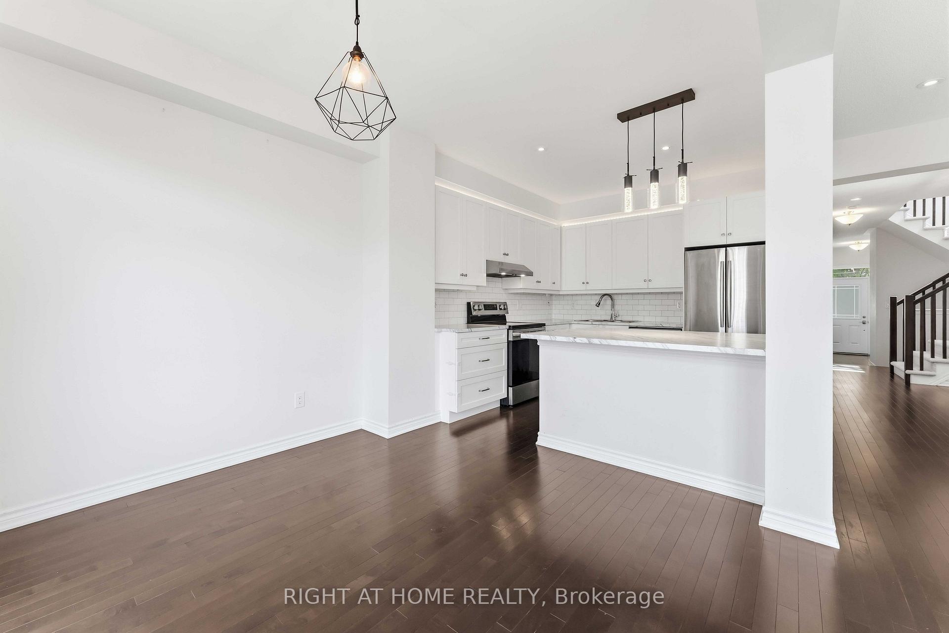 Photo 4 of 432 Meadowbreeze Drive, Ottawa, Kanata - Emerald Meadows/Trailwest — HOMEH