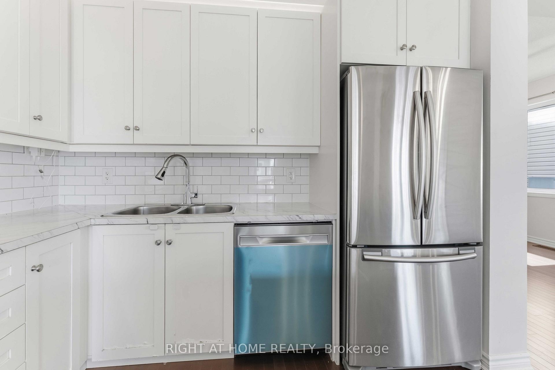 Photo 5 of 432 Meadowbreeze Drive, Ottawa, Kanata - Emerald Meadows/Trailwest — HOMEH