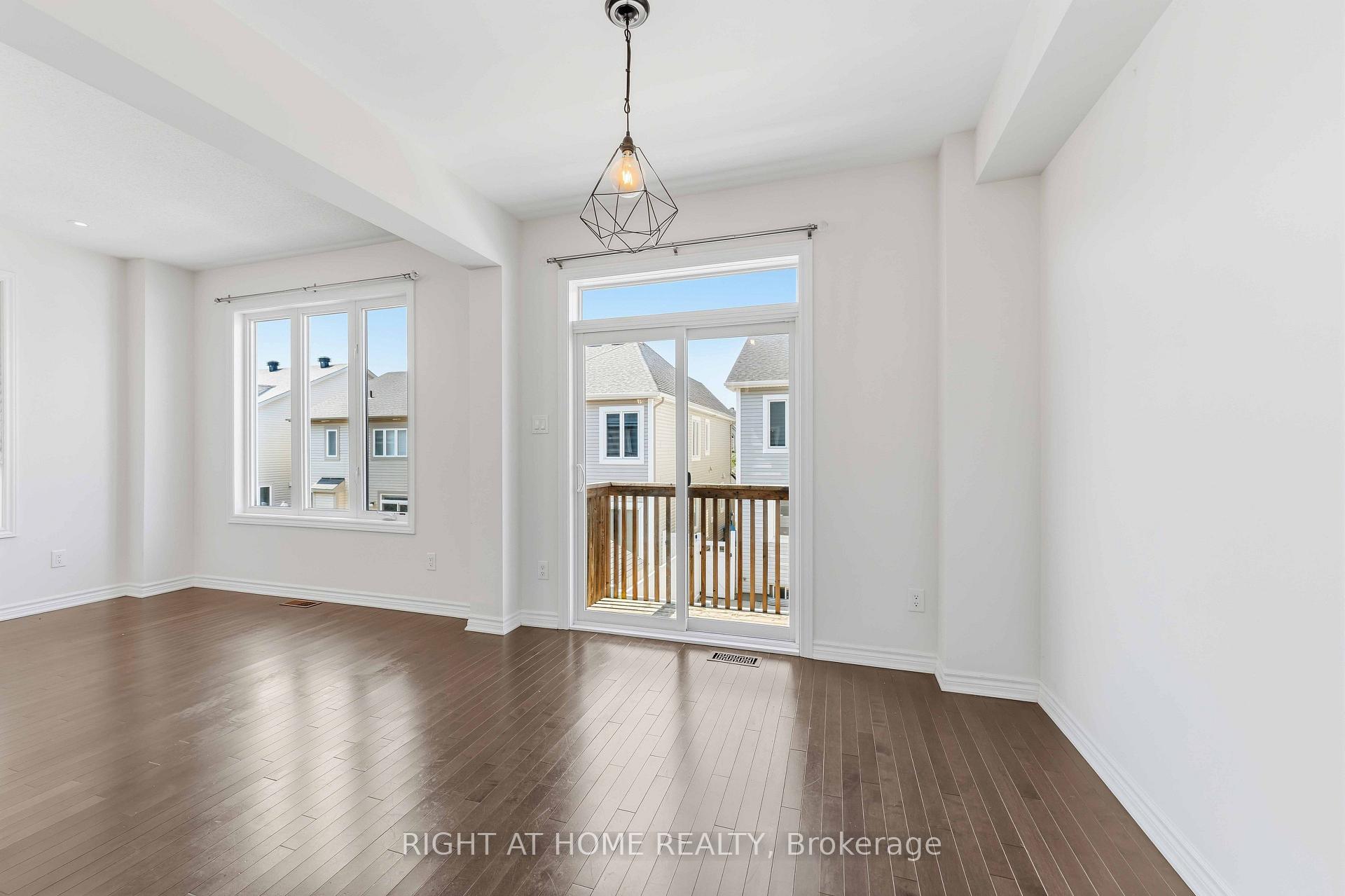 Photo 6 of 432 Meadowbreeze Drive, Ottawa, Kanata - Emerald Meadows/Trailwest — HOMEH