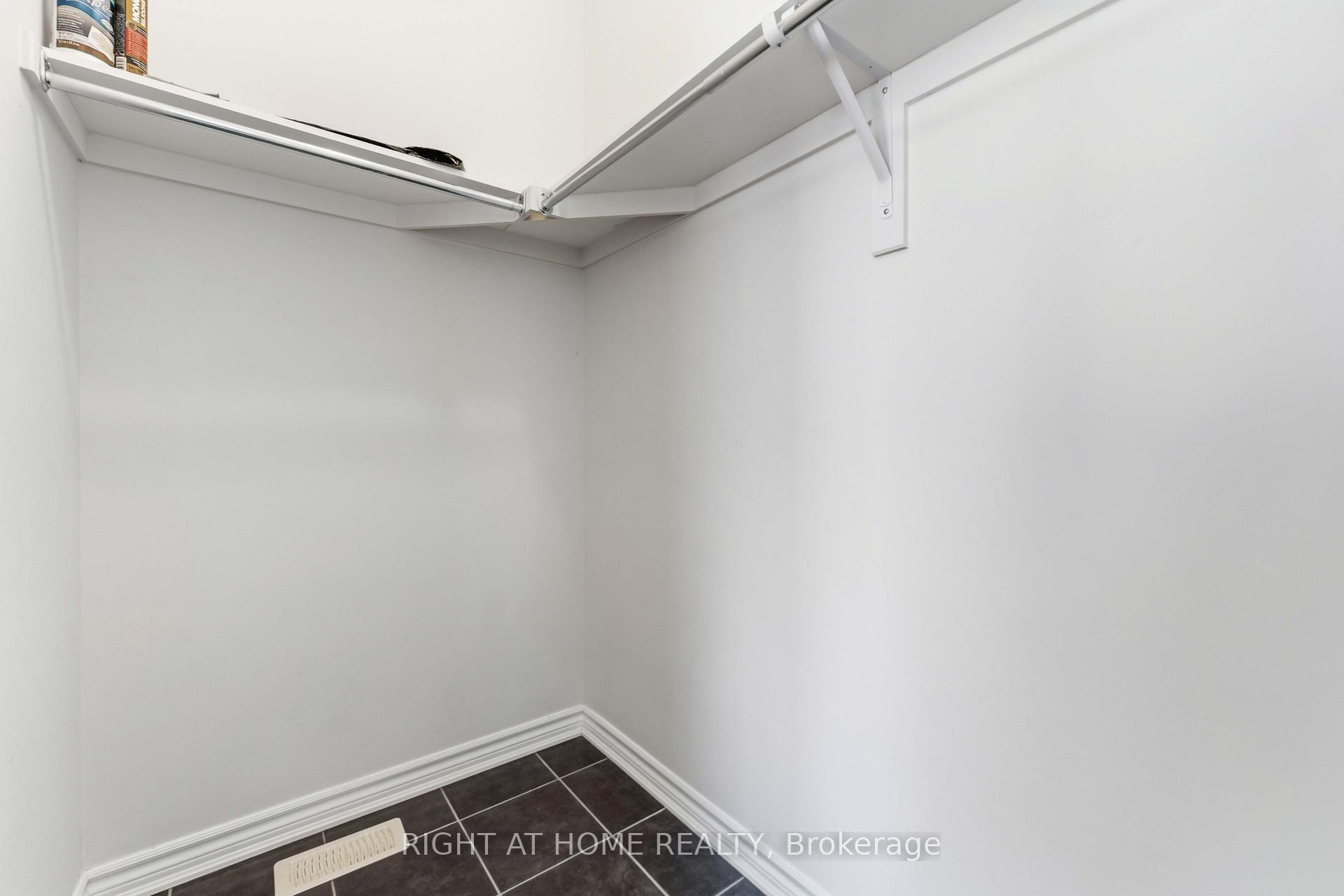 Photo 8 of 432 Meadowbreeze Drive, Ottawa, Kanata - Emerald Meadows/Trailwest — HOMEH