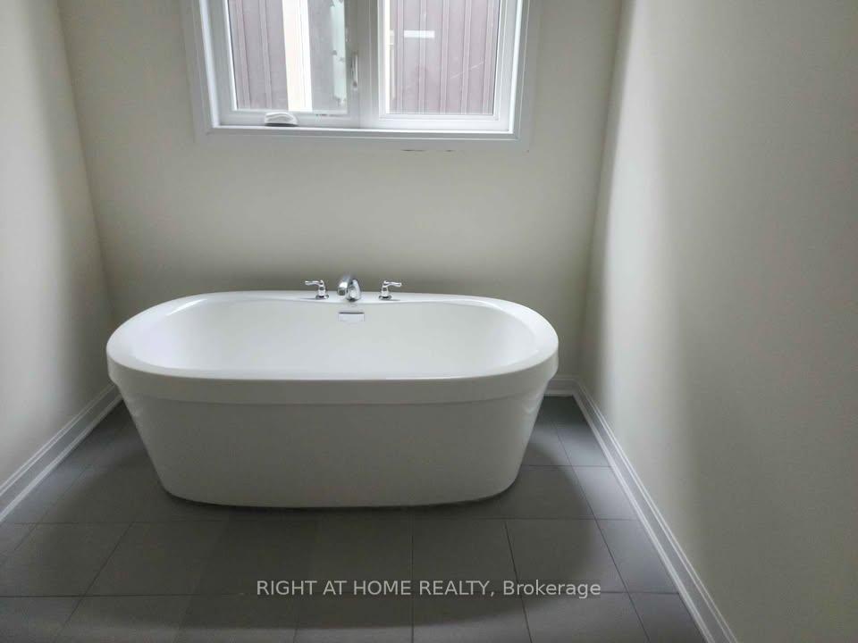Photo 9 of 13 Oakmont Drive, Loyalist, Bath — HOMEH