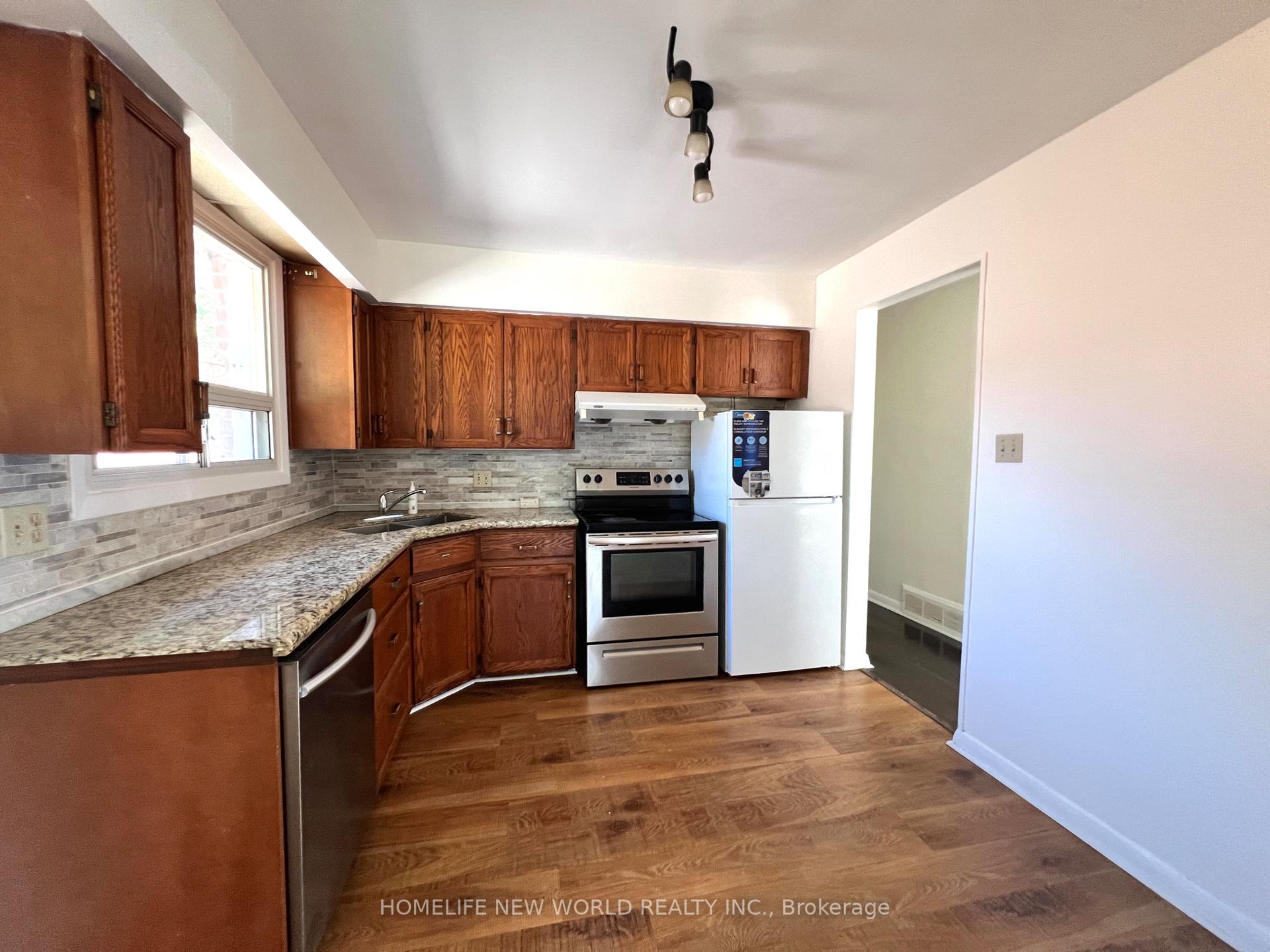 Photo 7 of 53 Aurora Heights Drive, Aurora, Aurora Heights — HOMEH