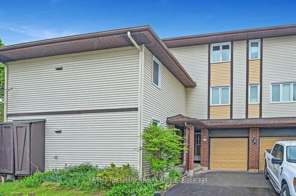 Photo 2 of Unit 51, 43 Haxby Private, Ottawa, Hunt Club Park/Greenboro — HOMEH
