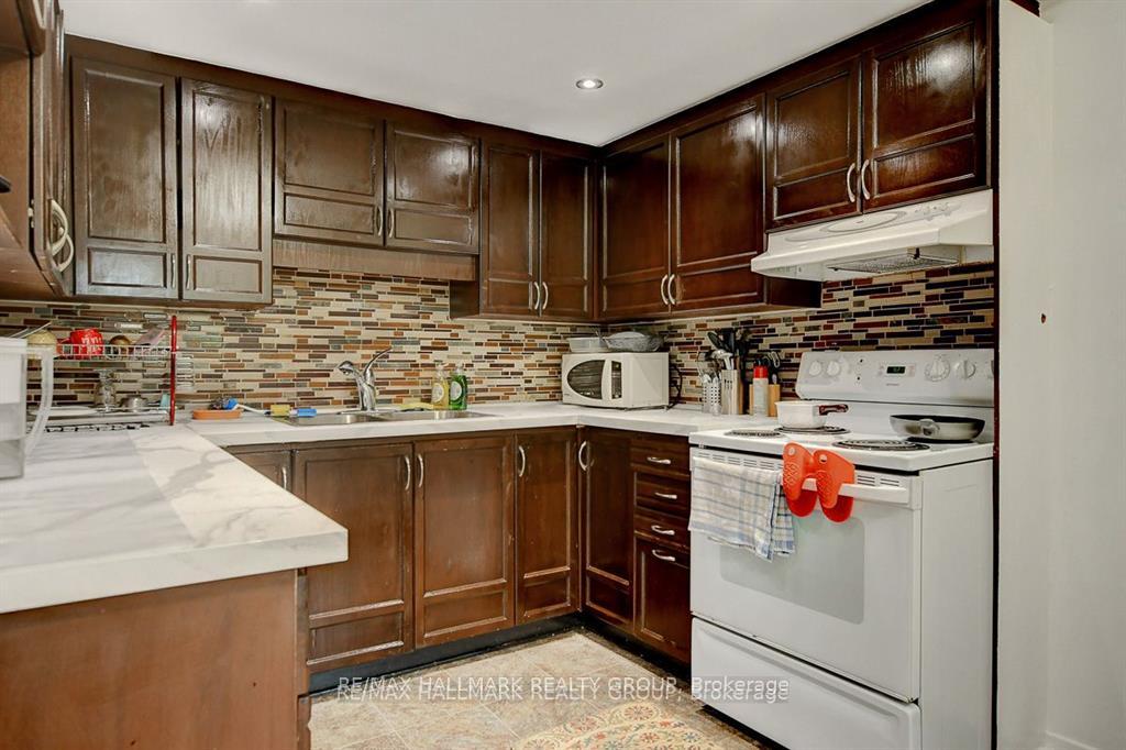 Photo 13 of Unit 51, 43 Haxby Private, Ottawa, Hunt Club Park/Greenboro — HOMEH