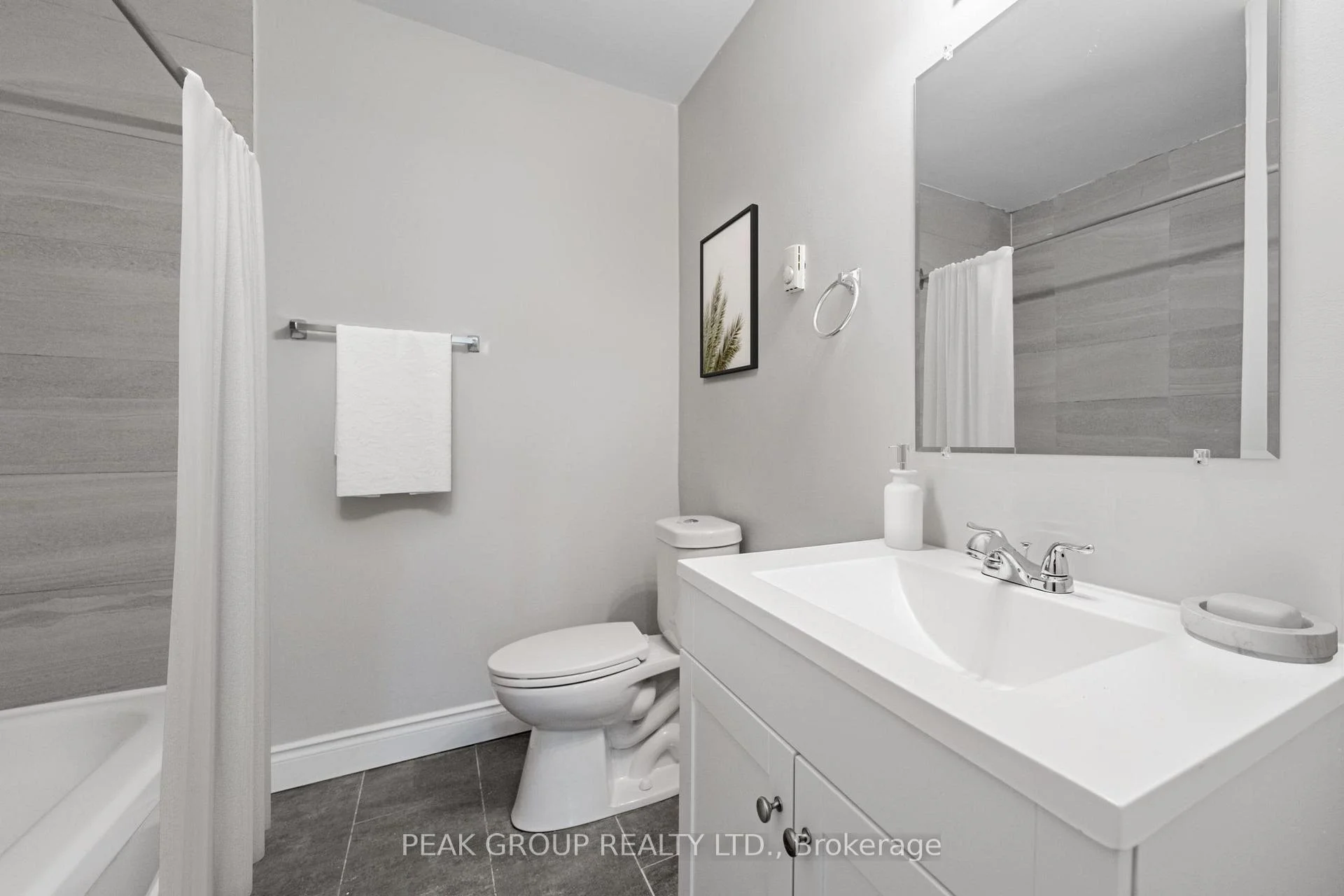 Photo 5 of Unit Unit 7, 744 Lincoln Street, Welland, Lincoln/Crowland — HOMEH