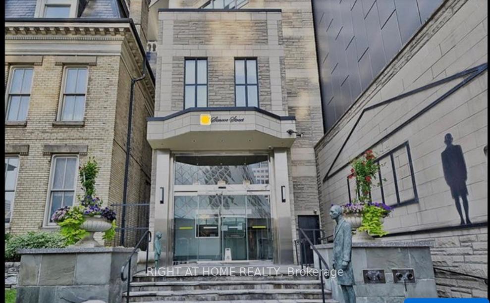 Photo of Unit 705, 71 Simcoe Street