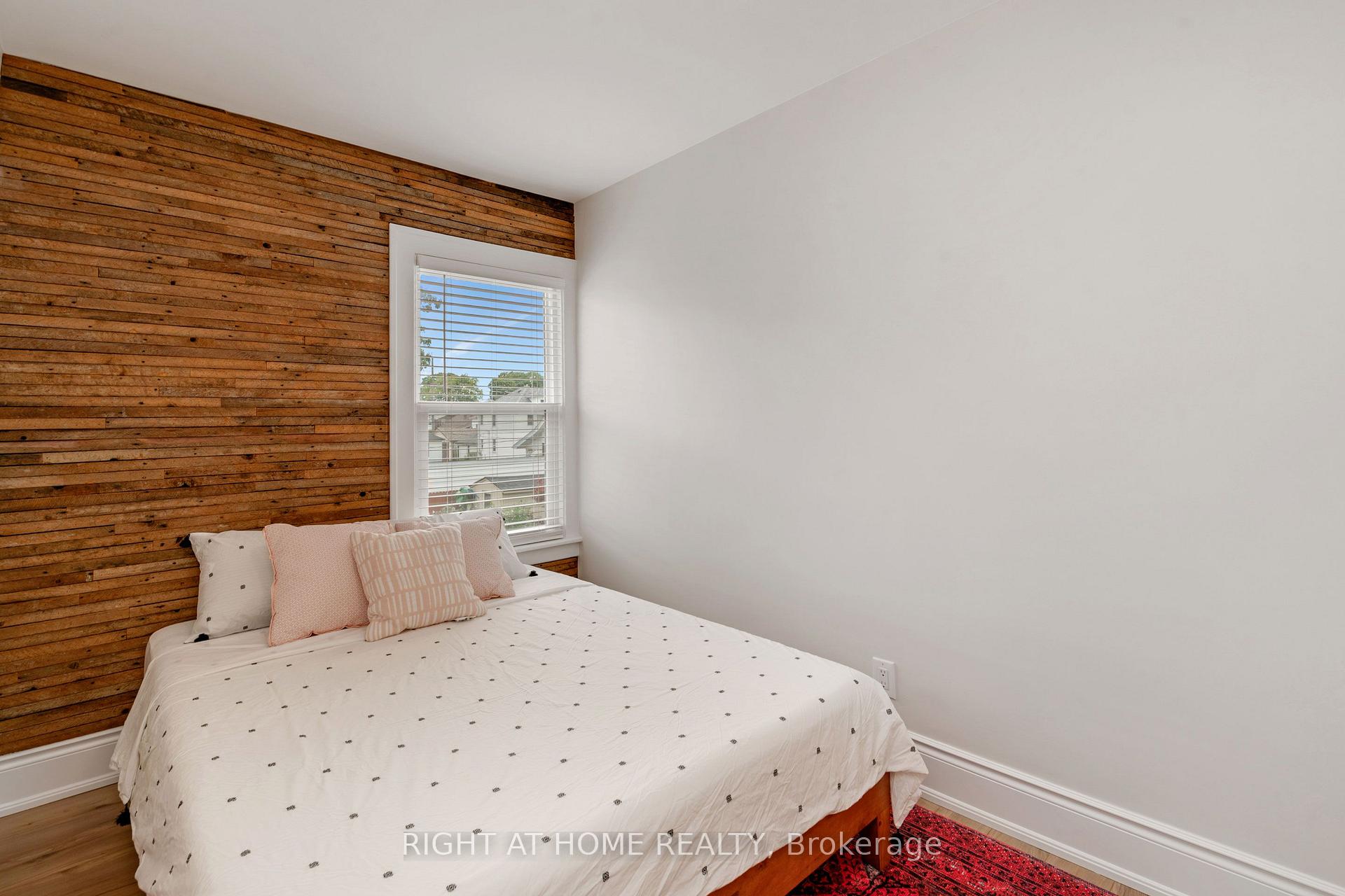 Photo 20 of 1379-1381 Pierre Avenue, Windsor — HOMEH