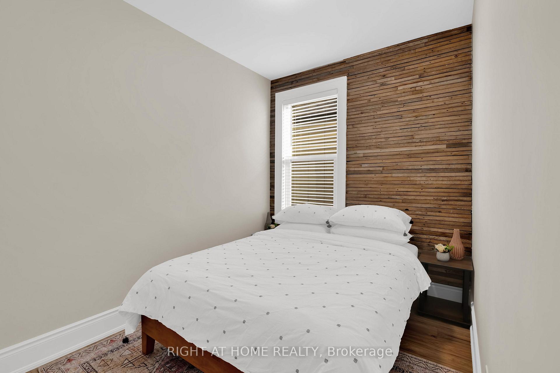 Photo 29 of 1379-1381 Pierre Avenue, Windsor — HOMEH