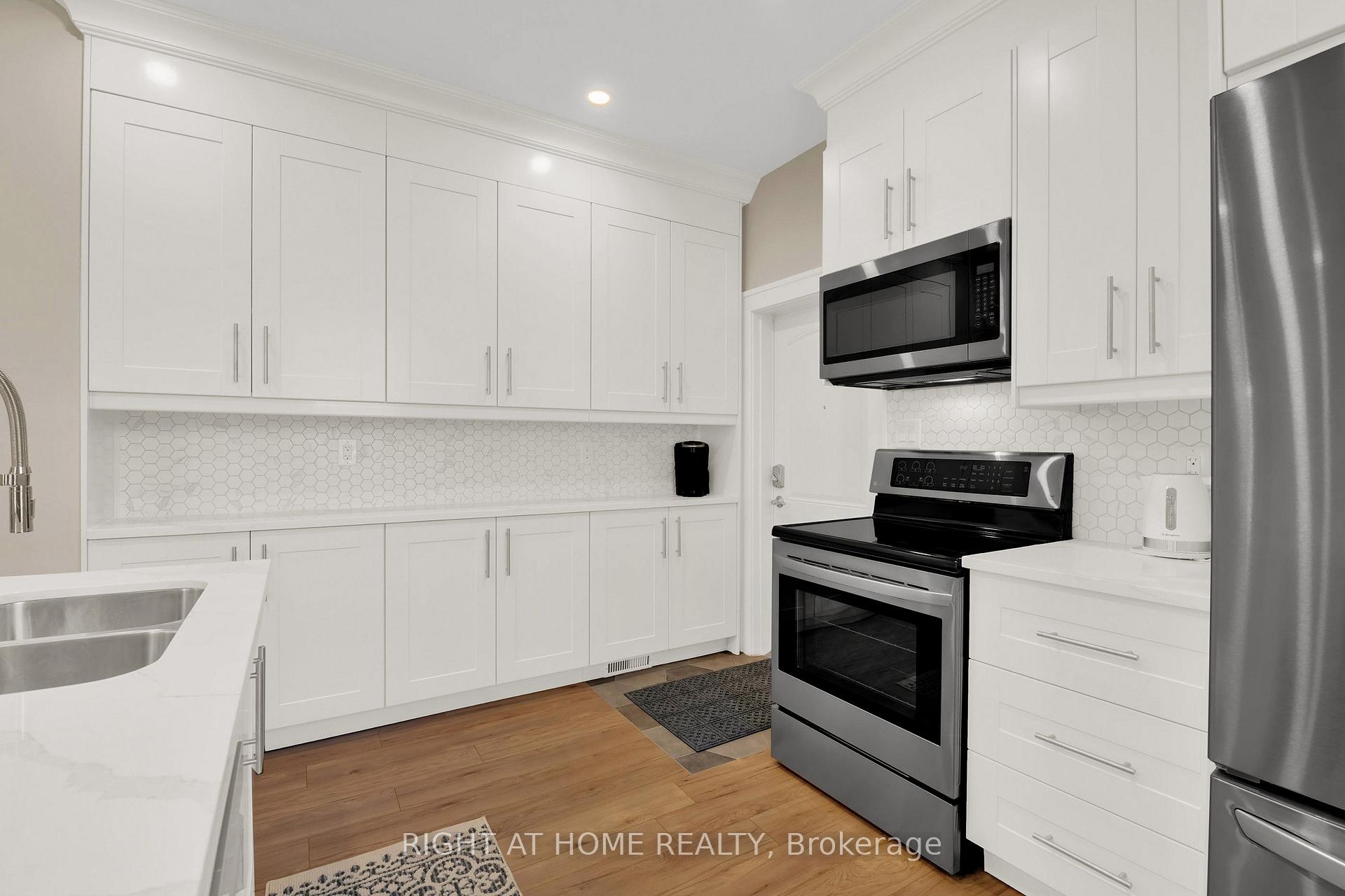 Photo 32 of 1379-1381 Pierre Avenue, Windsor — HOMEH