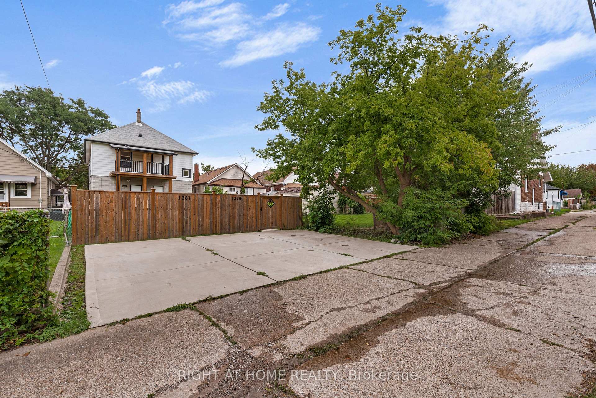 Photo 34 of 1379-1381 Pierre Avenue, Windsor — HOMEH