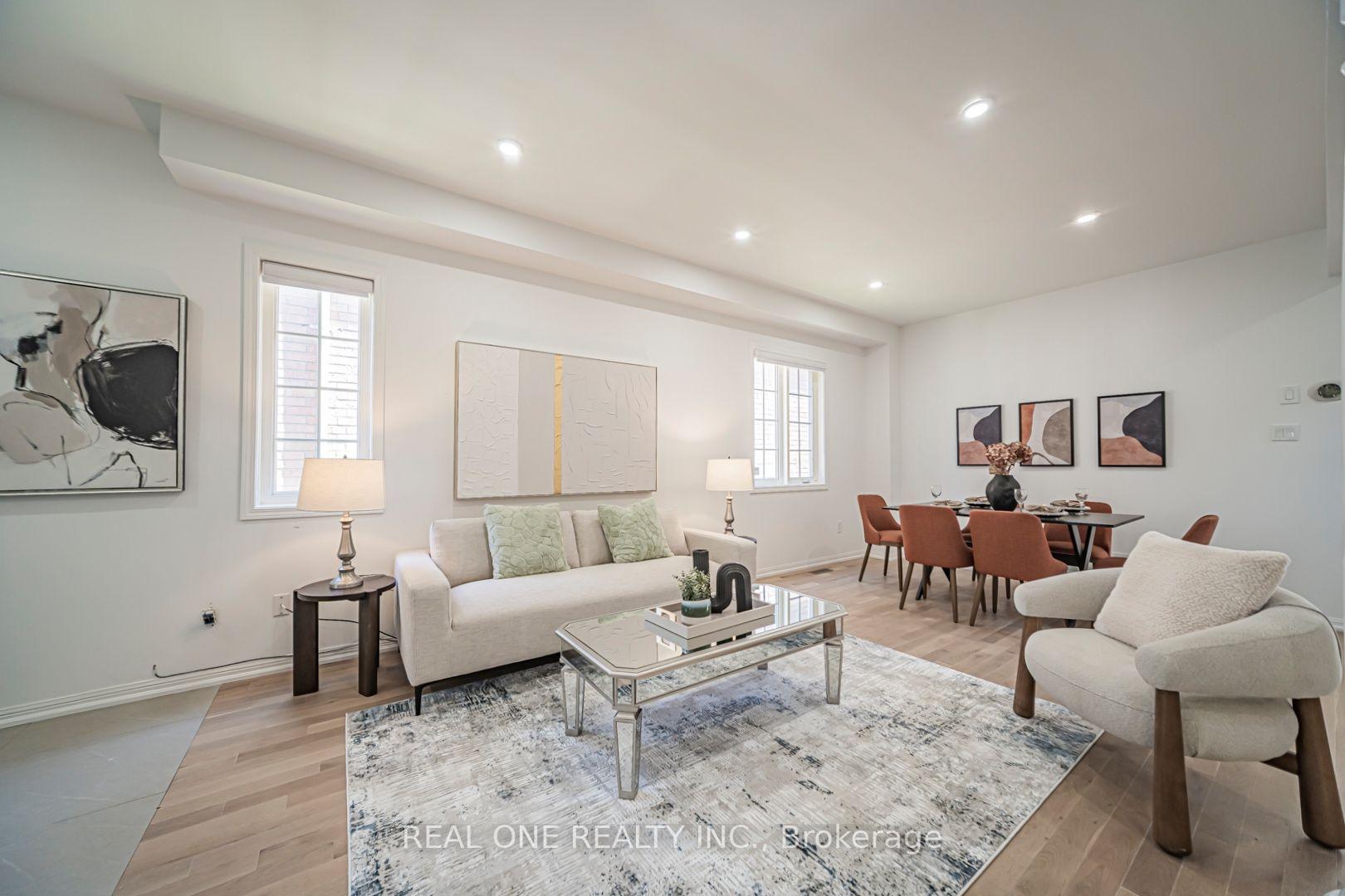 Photo 4 of 35 Formosa Drive, Richmond Hill, Rouge Woods — HOMEH