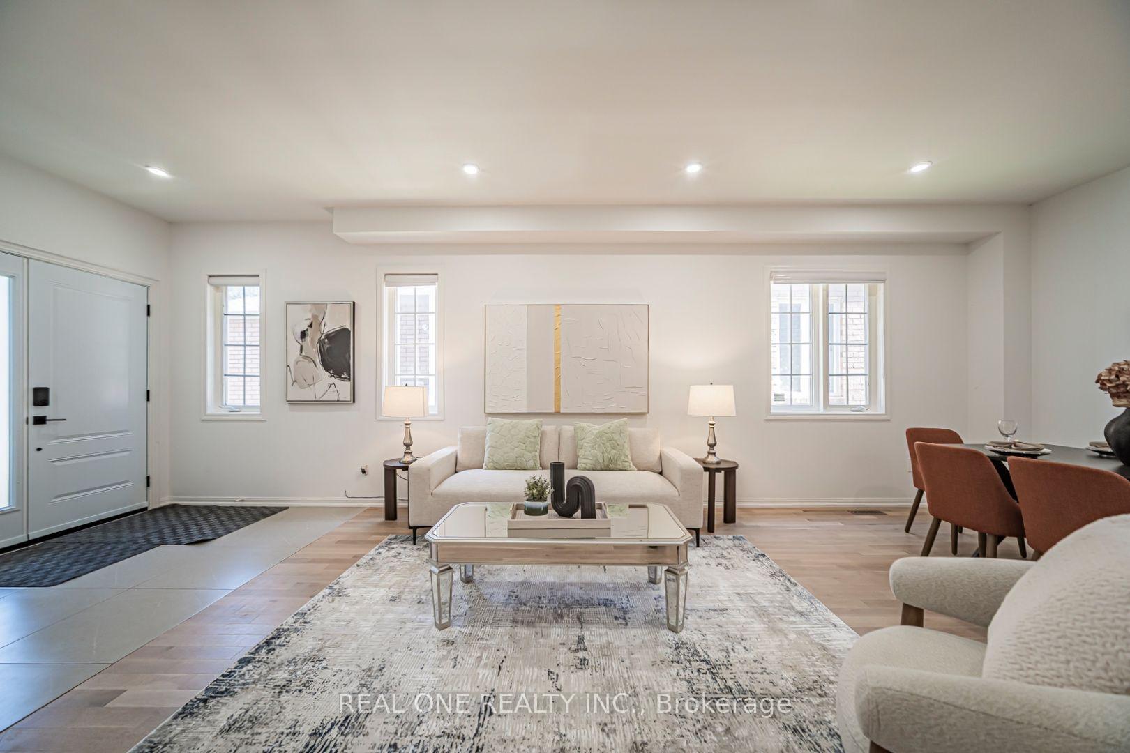 Photo 5 of 35 Formosa Drive, Richmond Hill, Rouge Woods — HOMEH