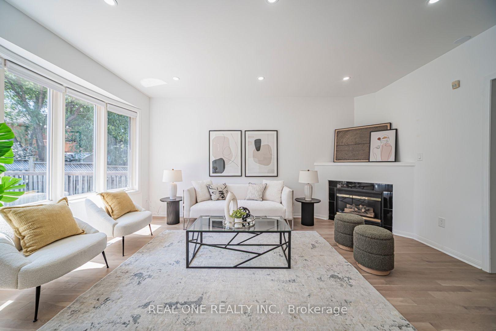 Photo 12 of 35 Formosa Drive, Richmond Hill, Rouge Woods — HOMEH