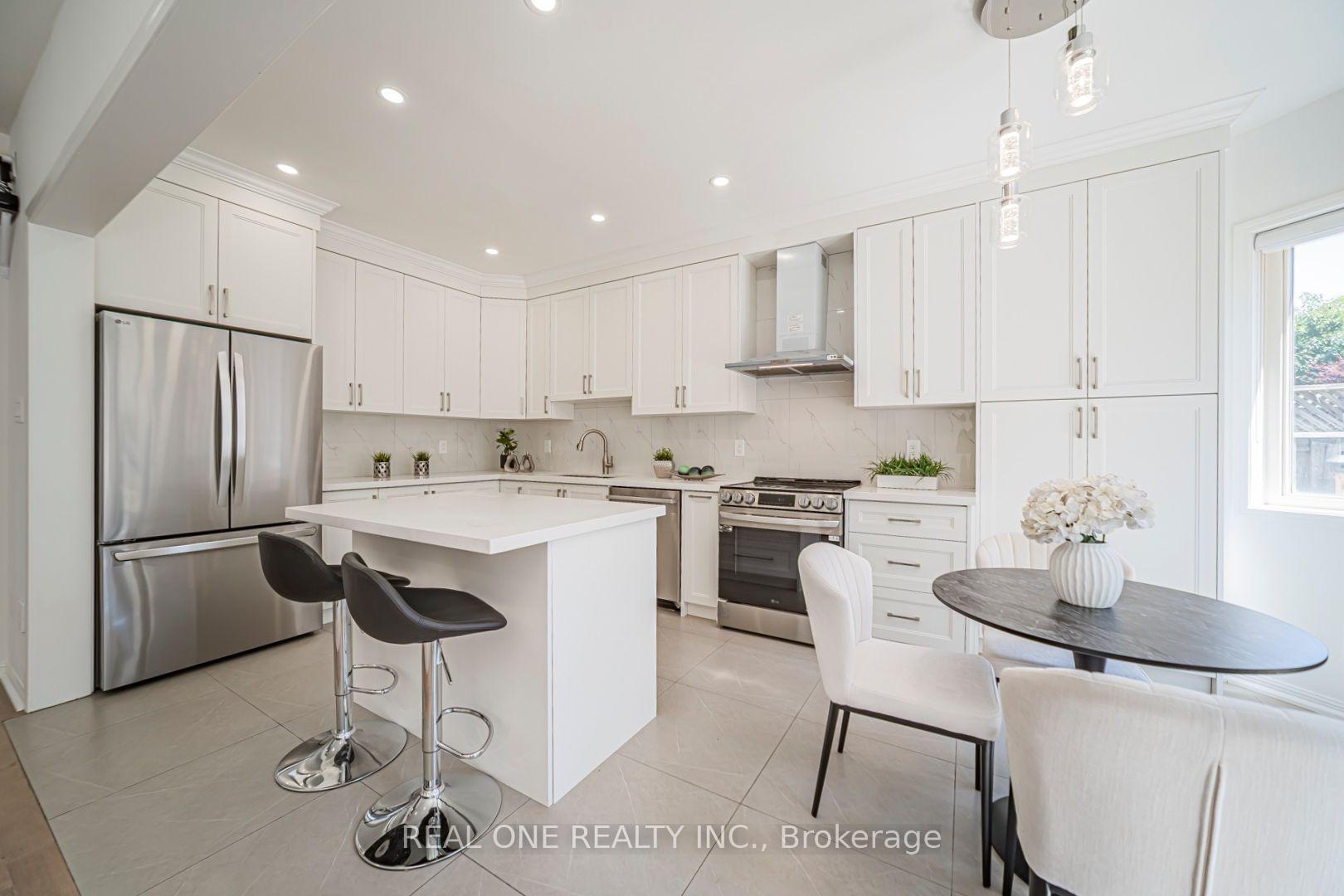 Photo 14 of 35 Formosa Drive, Richmond Hill, Rouge Woods — HOMEH