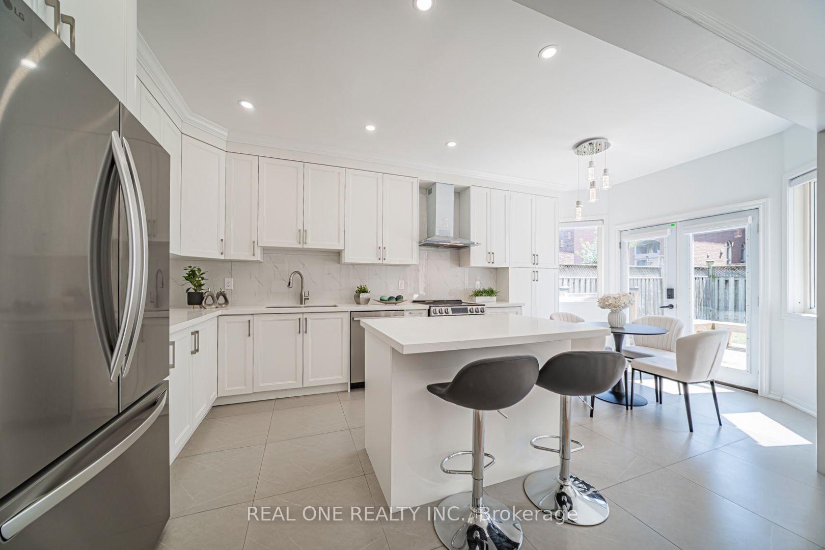 Photo 16 of 35 Formosa Drive, Richmond Hill, Rouge Woods — HOMEH