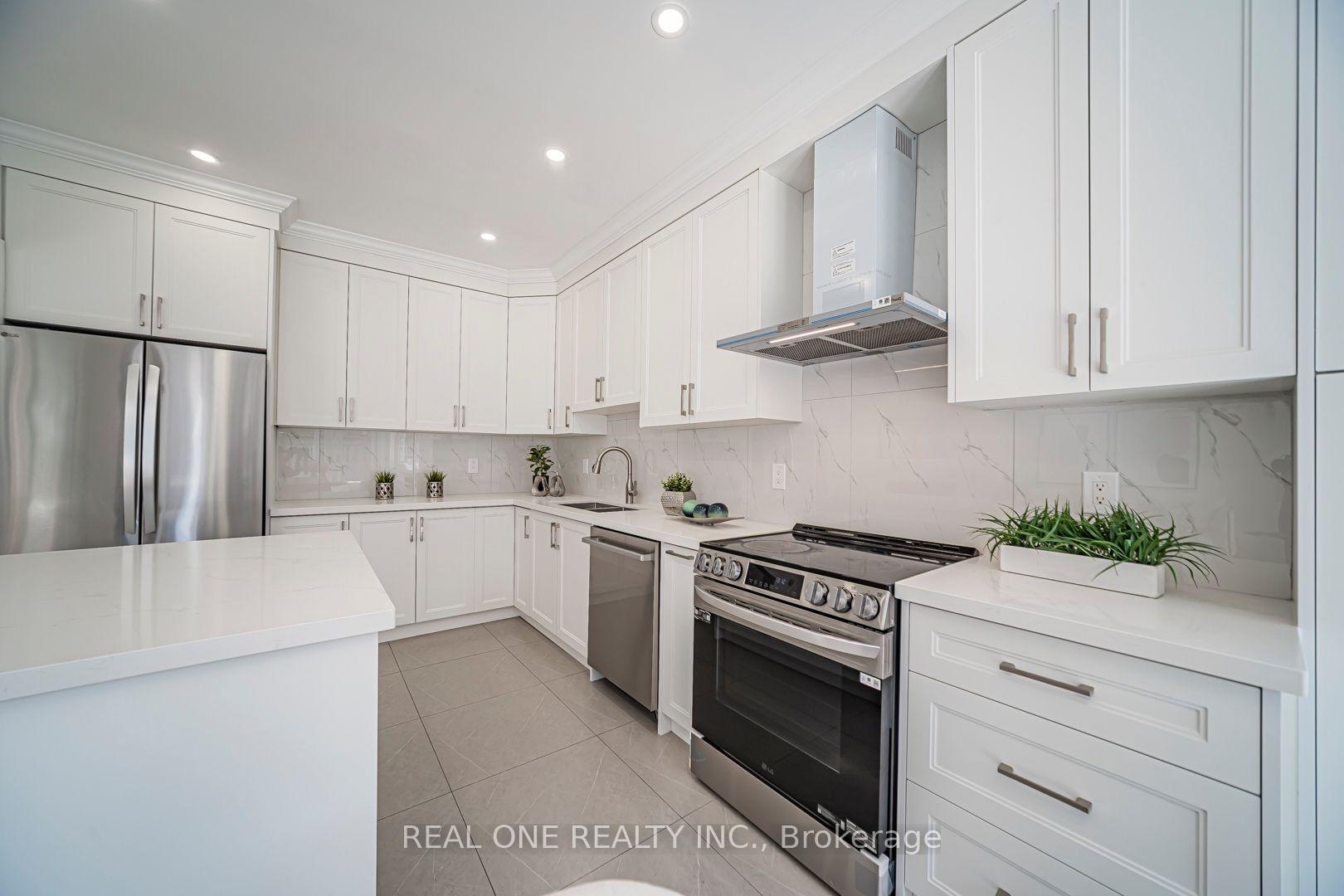Photo 18 of 35 Formosa Drive, Richmond Hill, Rouge Woods — HOMEH
