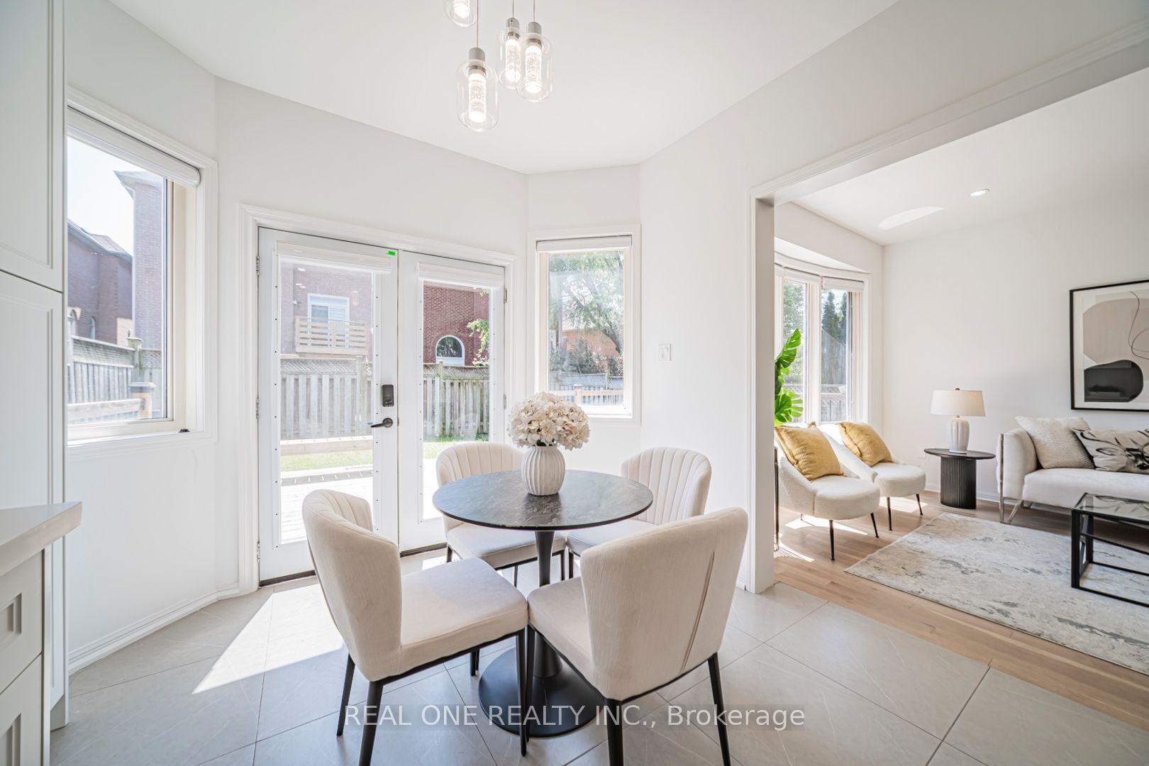 Photo 19 of 35 Formosa Drive, Richmond Hill, Rouge Woods — HOMEH
