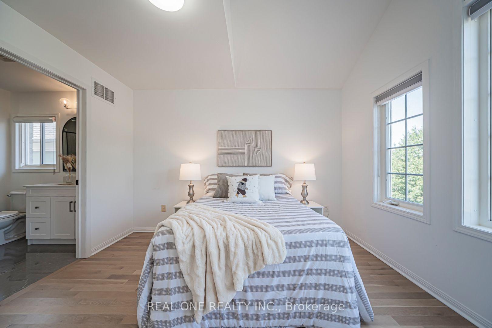 Photo 37 of 35 Formosa Drive, Richmond Hill, Rouge Woods — HOMEH